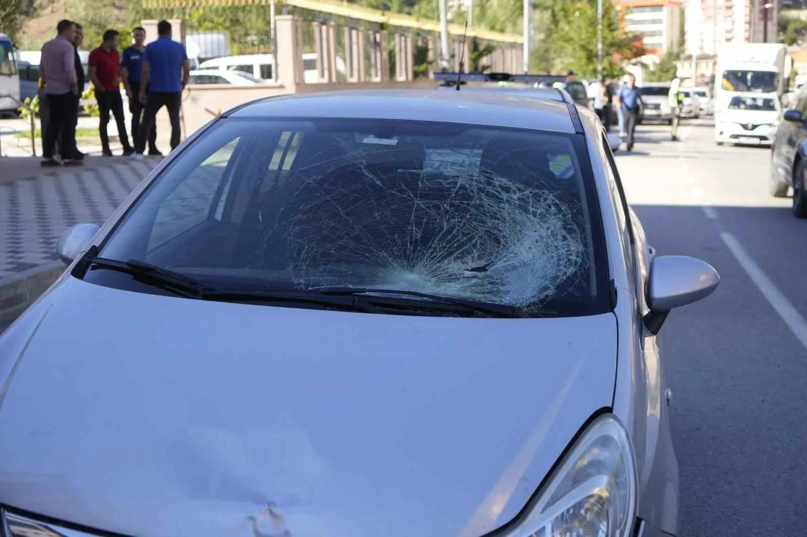 GÜMÜŞHANE’DE YOLUN KARŞISINA GEÇMEYE ÇALIŞIRKEN OTOMOBİLİN ÇARPMASI SONUCU AĞIR YARALANAN YAŞAR DABAĞ (64), TEDAVİ GÖRDÜĞÜ HASTANEDE 12 GÜN SÜREN YAŞAM MÜCADELESİNİ KAYBETTİ.