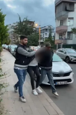 KONYA MERKEZLİ 24 İLDE DÜZENLENEN EŞ ZAMANLI "PARAVAN 1" OPERASYONUNDA, 317 AYRI DOLANDIRICILIK OLAYINDA 48 MİLYON 76 BİN 595 LİRALIK HAKSIZ MENFAAT SAĞLADIĞI BELİRLENEN 65 ŞÜPHELİ GÖZALTINA ALINDI.