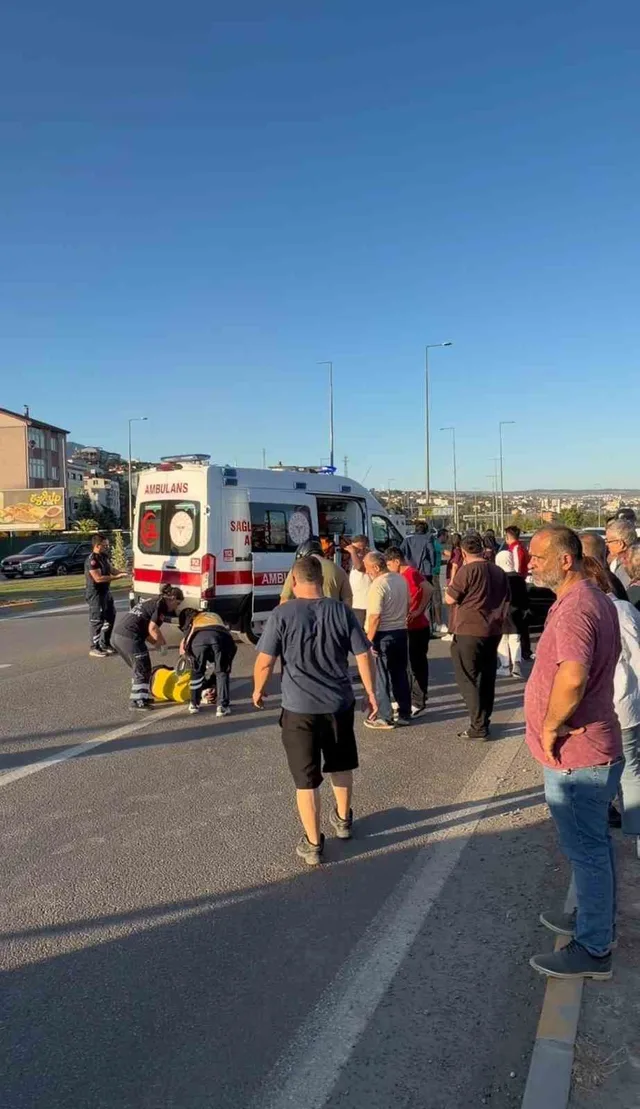 SAĞLIK EKİPLERİNİN YARALIYA MÜDAHELESİ
