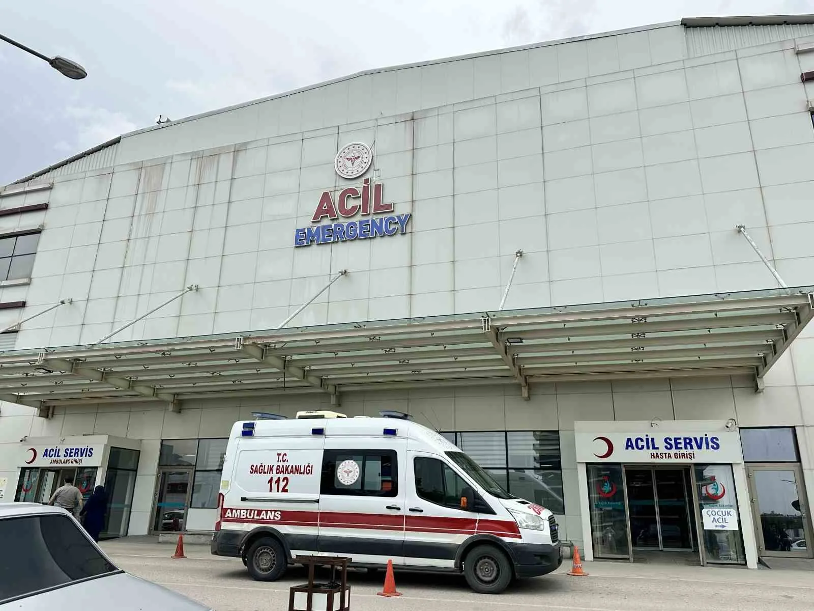KASTAMONU’NUN KÜRE İLÇESİNDE TEKSTİL ATÖLYESİNDE ÇALIŞAN 12 İŞÇİ, KARBONMONOKSİT GAZI ZEHİRLENMESİ ŞÜPHESİYLE HASTANEYE KALDIRILDI.