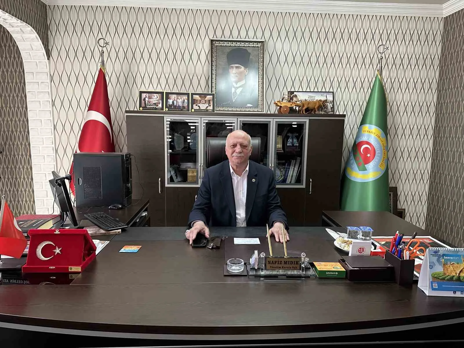 TÜRKİYE ZİRAAT ODALARI BİRLİĞİ (TZOB) GENEL BAŞKANI ŞEMSİ BAYRAKTAR, BİR DİZİ ZİYARET VE TEMASLARDA BULUNMAK ÜZERE UŞAK’A GELDİ.