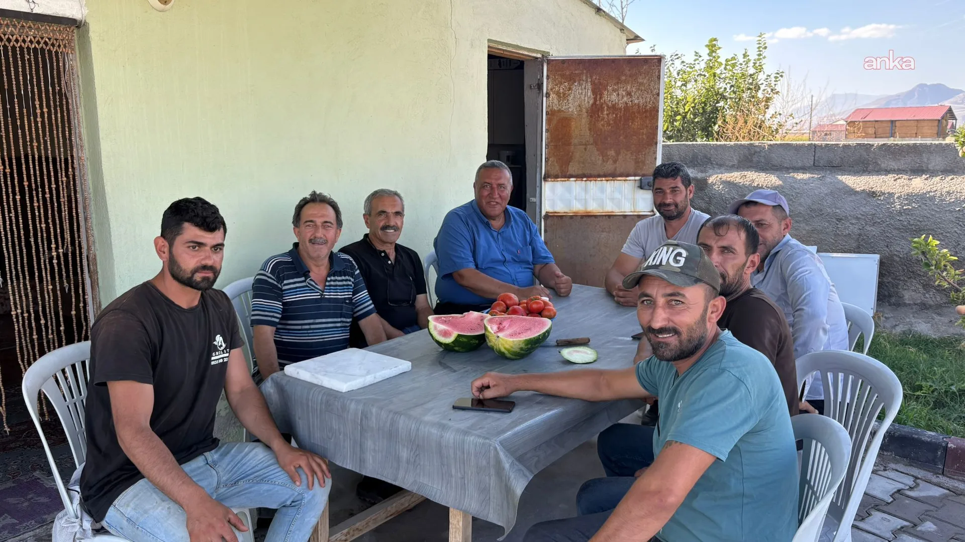 Çiftçiler, CHP’li Gürer’e dert yandı: “Destek istemiyoruz, gübreyi, mazotu, elektriği düşürün” — fotoğraf 2
