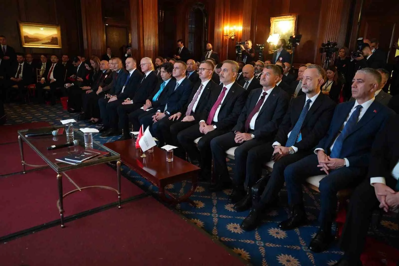 CUMHURBAŞKANLIĞI İLETİŞİM BAŞKANI DURAN: "CUMHURBAŞKANI ERDOĞAN İLE BAŞKAN TRUMP ARASINDAKİ DOĞRUDAN DİYALOG, YILLARDIR ÇÖZÜMSÜZ KALAN KONULARDA HAREKET ALANI OLUŞTURMUŞTUR"