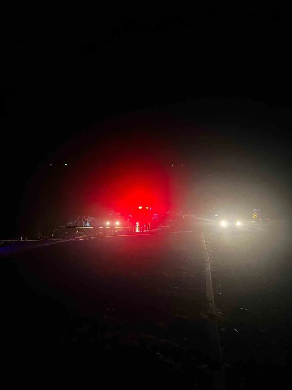 YENİŞEHİR’DE FECİ KAZA: ALKOLLÜ TIR SÜRÜCÜSÜ TERS ŞERİDE GİRİP MOTOSİKLETE ÇARPTI, 2 GENÇ HAYATINI KAYBETTİ