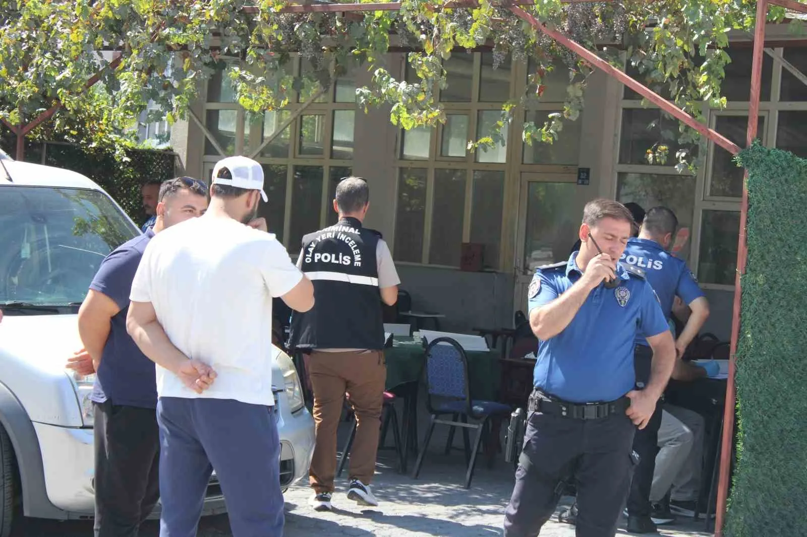 KAYSERİ’NİN MELİKGAZİ İLÇESİNDE KIRAATHANE ÇALIŞANI TARAFINDAN TÜFEKLE VURULARAK, AĞIR YARALANAN ŞAHIS HAYATINI KAYBETTİ.