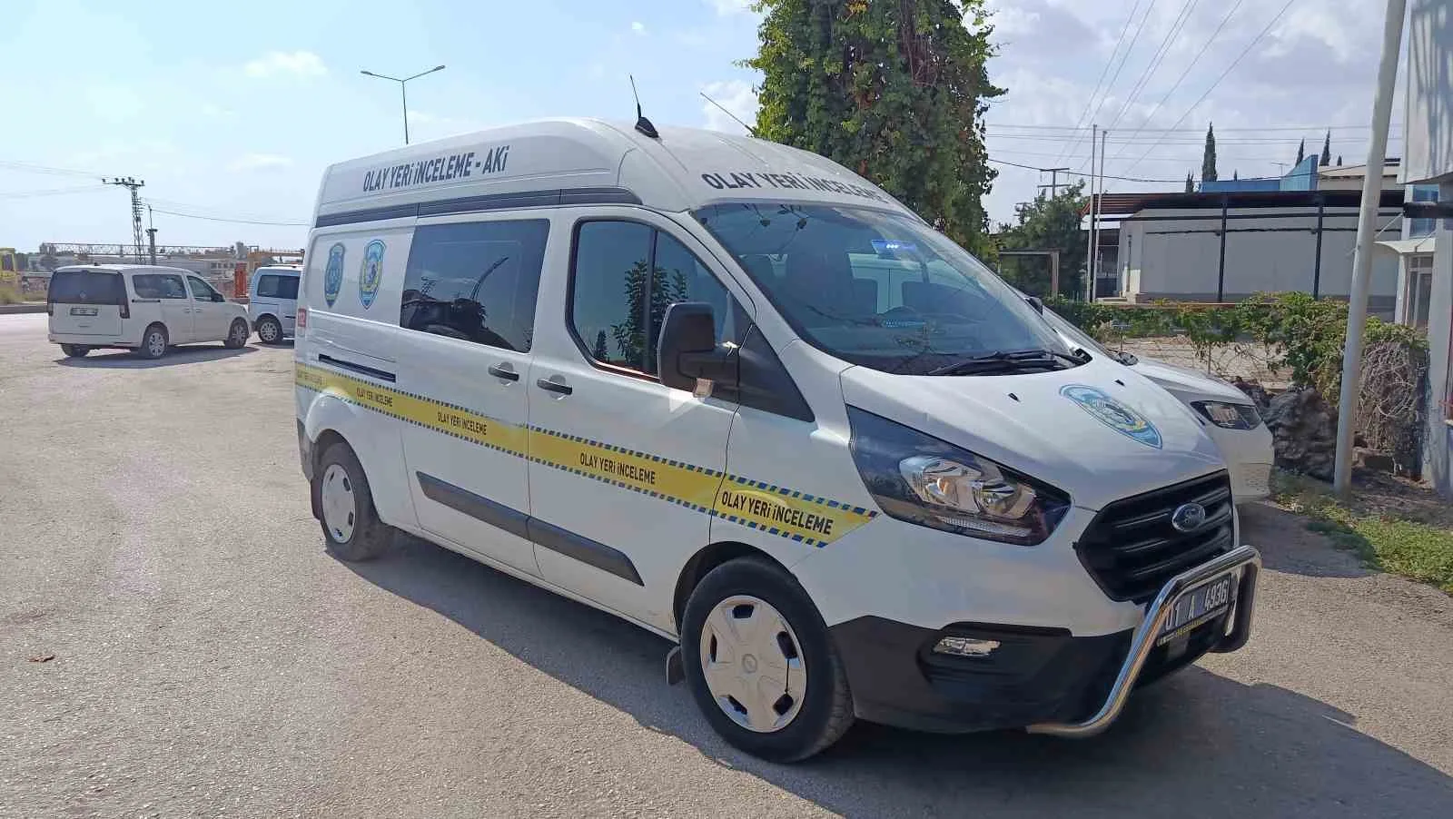 OLAY, SARIÇAM İLÇESİNE BAĞLI İNCİRLİK YENİ MAHALLE D-400 KARAYOLU ÜZERİNDE BULUNAN ZİRAAT İŞLETMESİNDE MEYDANA GELDİ