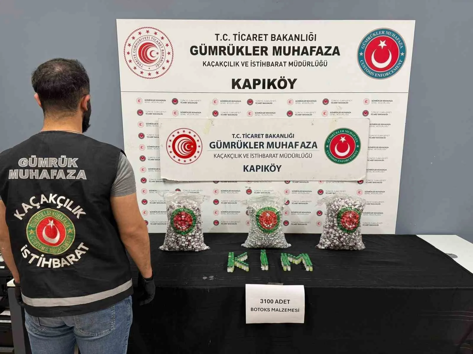 TİCARET BAKANLIĞI, BU YILIN OCAK-AĞUSTOS DÖNEMİNDE GERÇEKLEŞTİRİLEN 4 BİN 397 FARKLI OPERASYONDA, 81 MİLYAR 970 MİLYON LİRA DEĞERİNDE TİCARİ EŞYA VE UYUŞTURUCU MADDE YAKALANDIĞINI AÇIKLADI.
