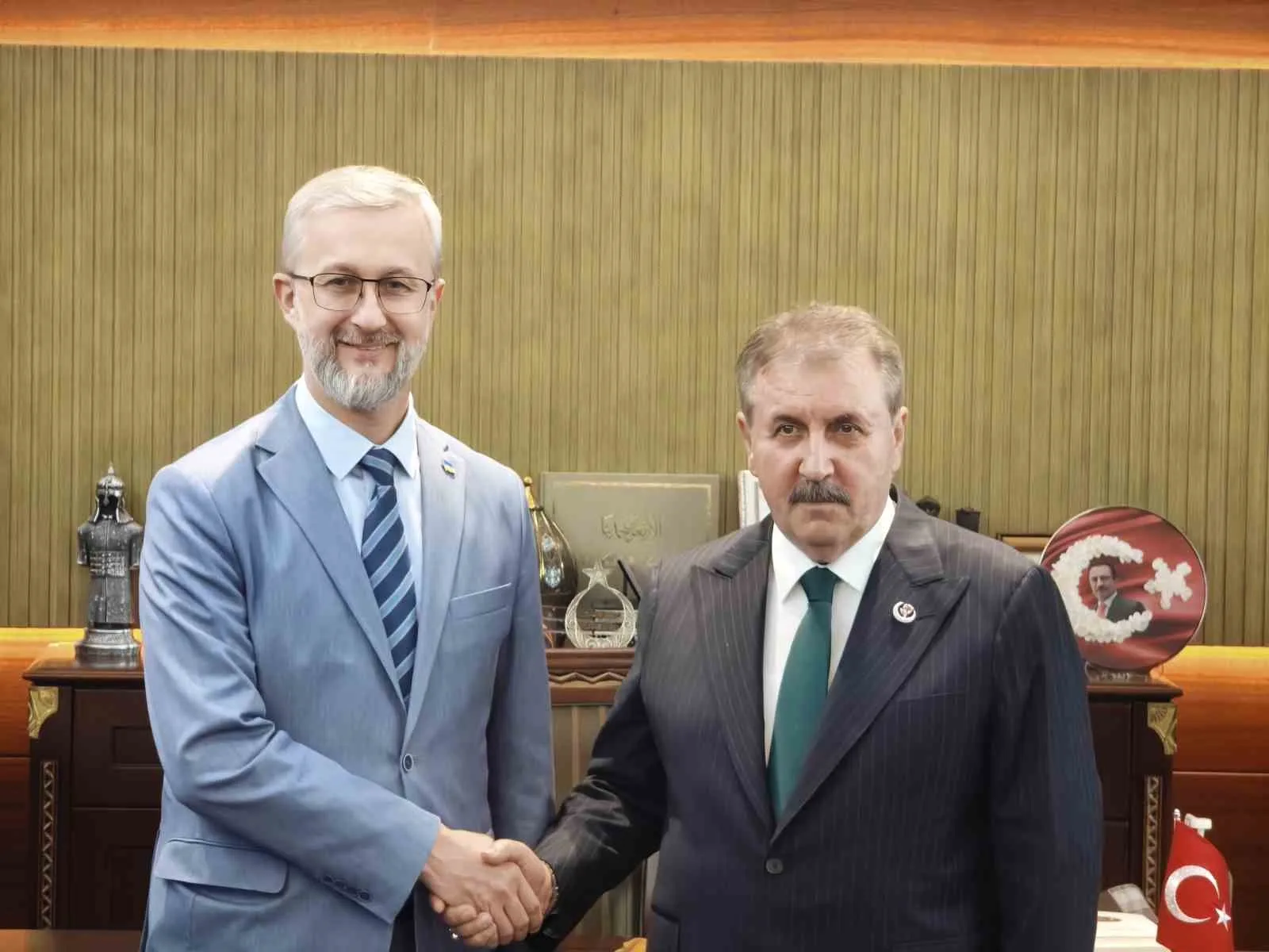 UKRAYNA'NIN ANKARA BÜYÜKELÇİSİ NARİMAN CELALOV' BÜYÜK BİRLİK PARTİSİ GENEL BAŞKANI MUSTAFA DESTİCİ'Yİ ZİYARET ETTİ.