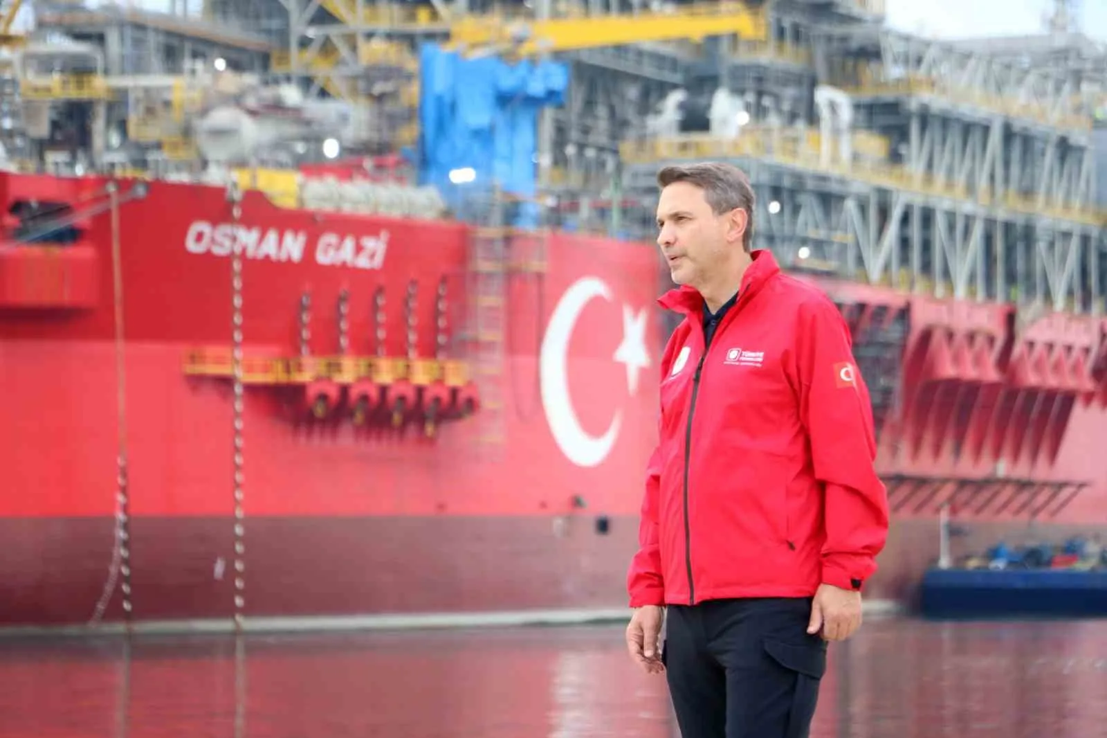 ENERJİ VE TABİİ KAYNAKLAR BAKANI ALPARSLAN BAYRAKTAR, OSMAN GAZİ YÜZER ÜRETİM PLATFORMUNDAKİ İNCELEMELERDE BULUNDU