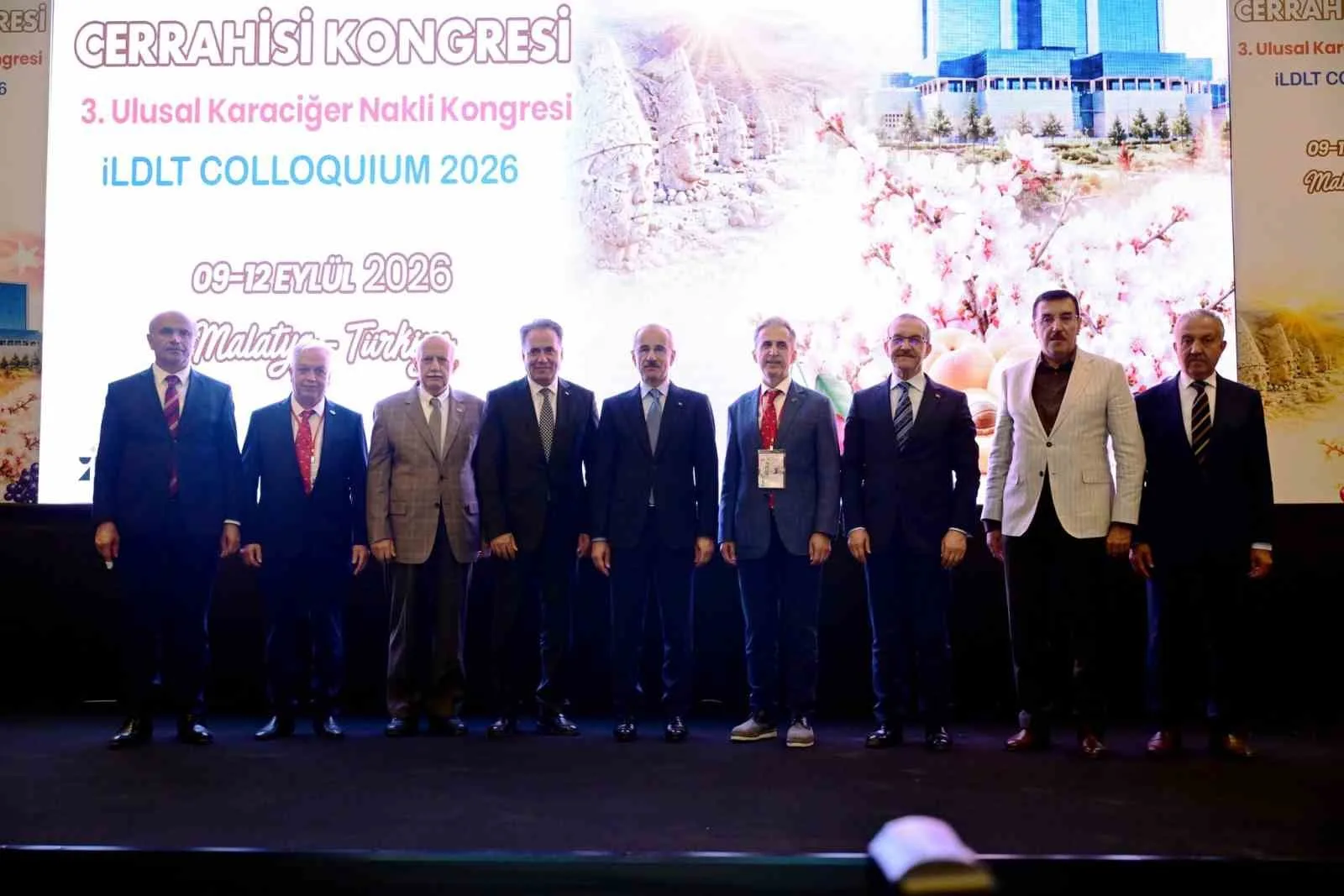 ULAŞTIRMA VE ALTYAPI BAKANI ABDULKADİR URALOĞLU, SAĞLIK VE ULAŞIM SEKTÖRLERİNİN ZAMANLA YARIŞTIĞINA DİKKAT ÇEKEREK, ÖZELLİKLE ORGAN NAKİLLERİNDE SANİYELERİN BİLE HAYATİ ÖNEM TAŞIDIĞINI SÖYLEDİ.