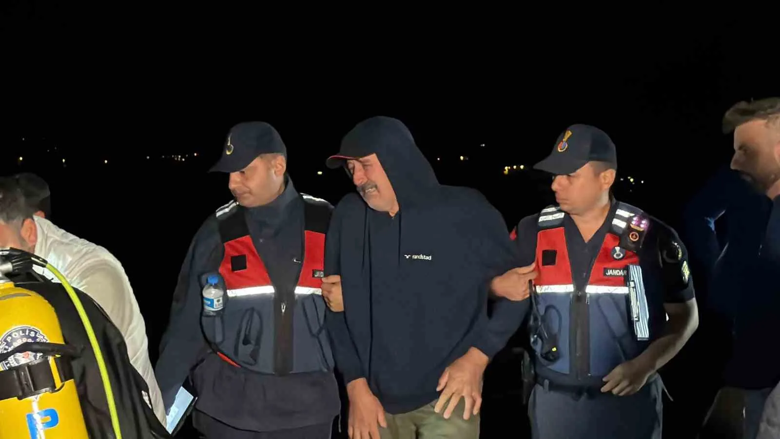 İZNİK GÖLÜ’NDE KAYIP ÖĞRETMENİN CANSIZ BEDENİNE ULAŞILDI