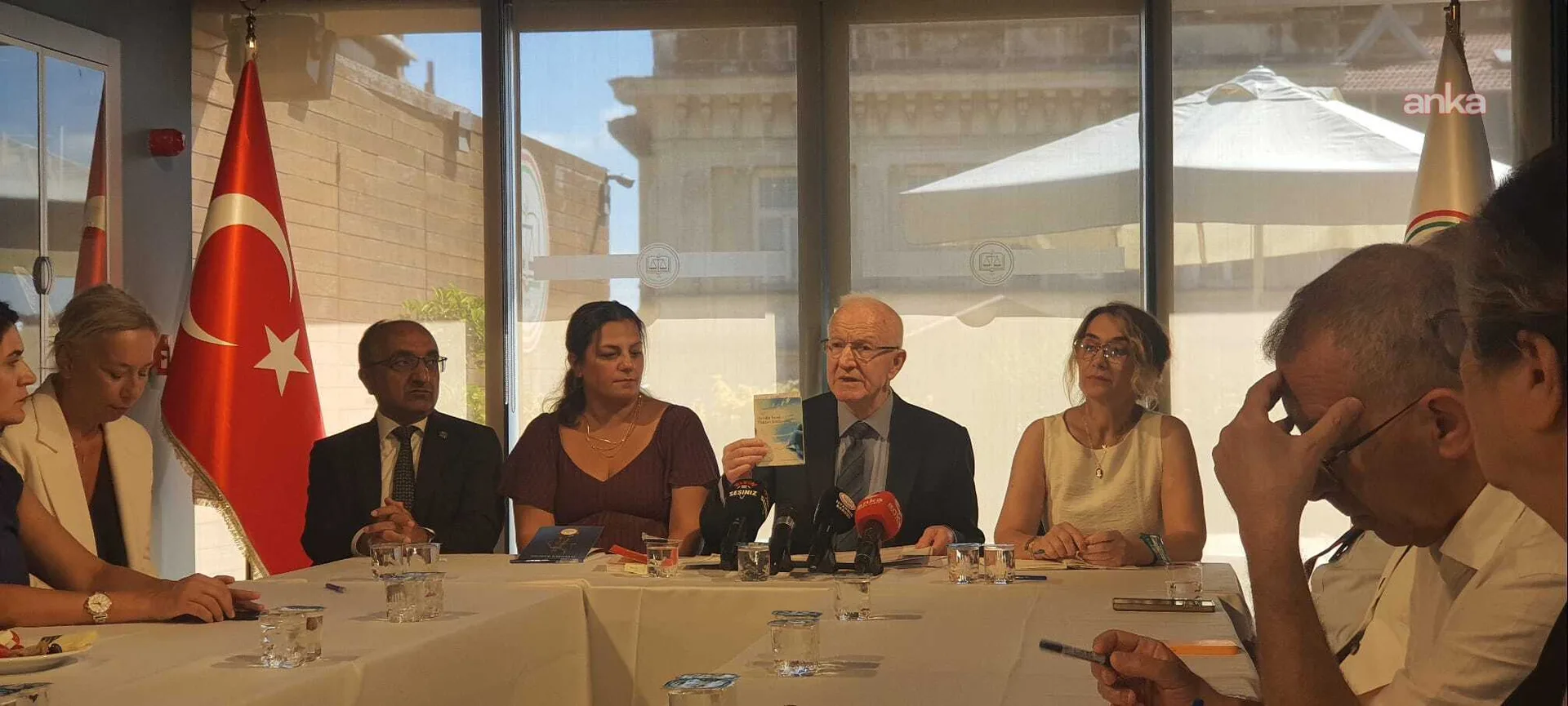 İstanbul Barosu Adalet Bildirgesi açıkladı... Kaboğlu: “T.C. savaş hâlinde olsaydı dahi dokunulamayacak haklar, bugün barış zamanında sistematik olara — fotoğraf 2