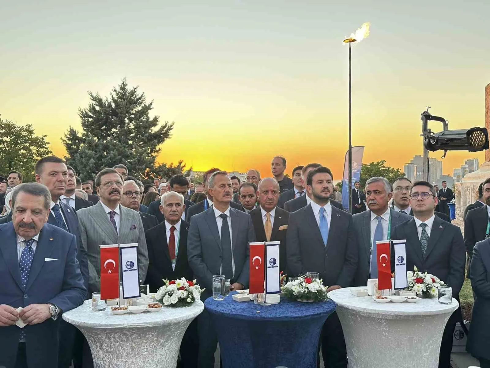 ANKARA SANAYİ ODASI (ASO) BAŞKANI SEYİT ARDIÇ, "ANKARA’MIZ; SİYASİ VE DİPLOMATİK KARAR MERKEZİ OLMASININ YANINDA SAVUNMA SANAYİİ, HAVACILIK, İLERİ MÜHENDİSLİK VE NİTELİKLİ İNSAN KAYNAĞI BİRİKİMİYLE ÜLKEMİZİN ÖNDE GELEN ÜRETİM VE TEKNOLOJİ MERKEZLERİNDEN BİRİDİR" DEDİ.