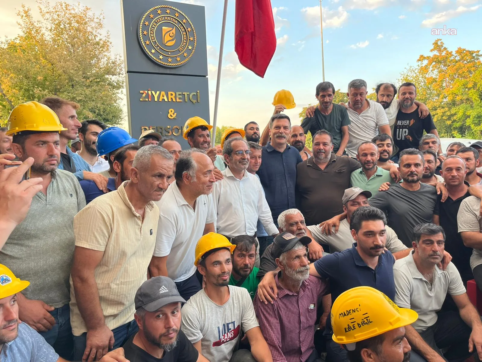 Maden işçileri Bakanlık önündeki eylemlerini sonlandırdı — fotoğraf 3