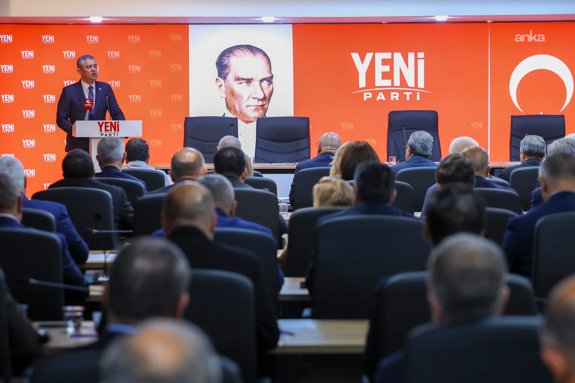 Özgür Özel: “Gireceğim ilk seçimde partiyi iktidar partisi yapmazsam görevimi devredeceğim” — fotoğraf 4