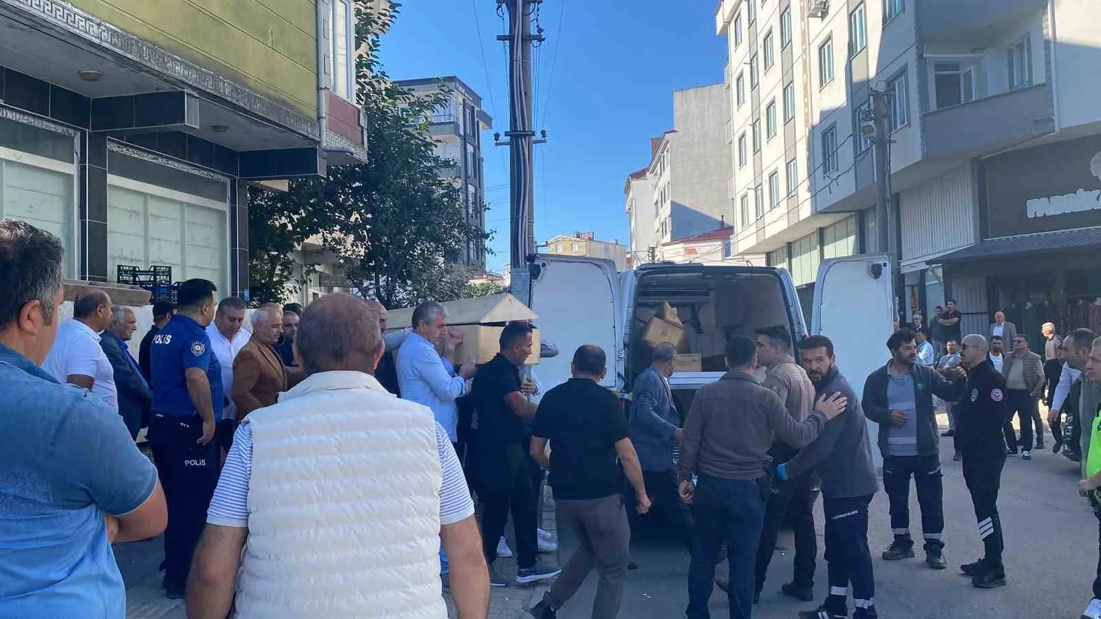 KAPAKLI CUMHURİYET MAHALLESİ ERBAY CADDESİ’NDE EŞLER ARASINDA ÇIKAN TARTIŞMA ÖLÜMLE SONUÇLANDI.