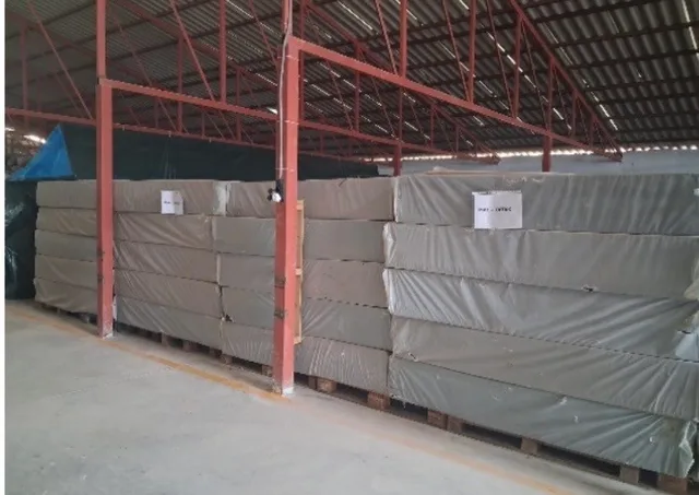 AHBAP DERNEĞİ'NE YÖNELİK SORUŞTURMA KAPSAMINDA KOCAELİ'NİN DERİNCE İLÇESİNDEKİ DERNEK DEPOSUNDA YAPILAN İNCELEMELERDE, 895 ADET PAKETLİ VE KULLANILMAMIŞ İNSANİ YARDIM ÇADIRI, YAKLAŞIK 600 PORTATİF YATAK, ÇOK SAYIDA UYKU TULUMU VE ÇEŞİTLİ YARDIM MALZEMELERİ TESPİT EDİLDİ.