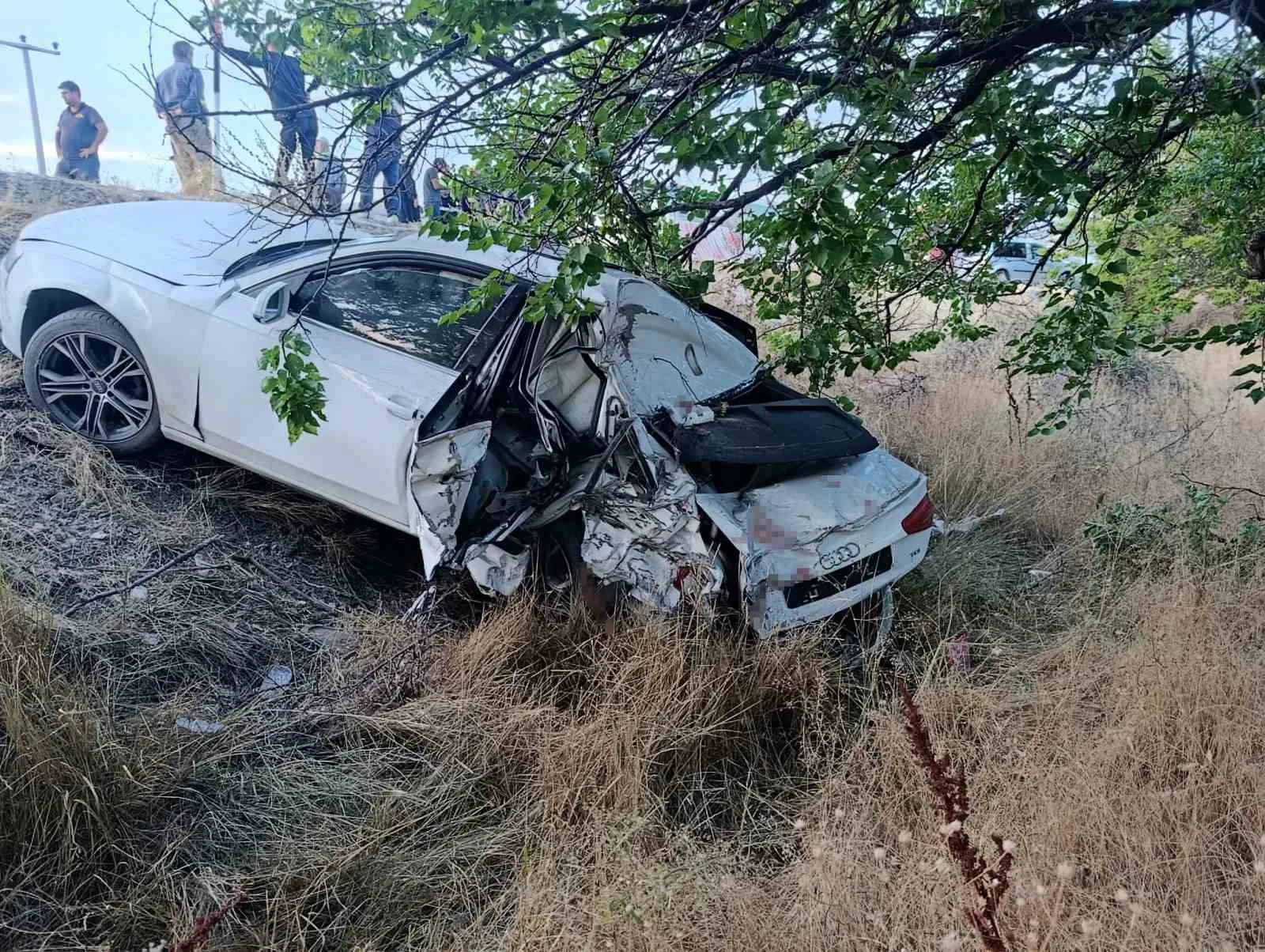 MALATYA’DA TIR İLE OTOMOBİL ÇARPIŞTI: 5 YARALI