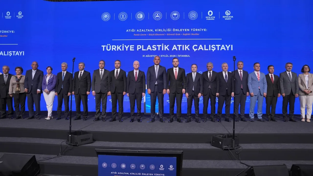 KÜLTÜR VE TURİZM BAKANI MEHMET NURİ ERSOY, TÜRKİYE’NİN SIFIR ATIK ÇALIŞMALARINDA 8 YILDA 365 MİLYAR LİRALIK KATKI SAĞLANDIĞINI DUYURDU.