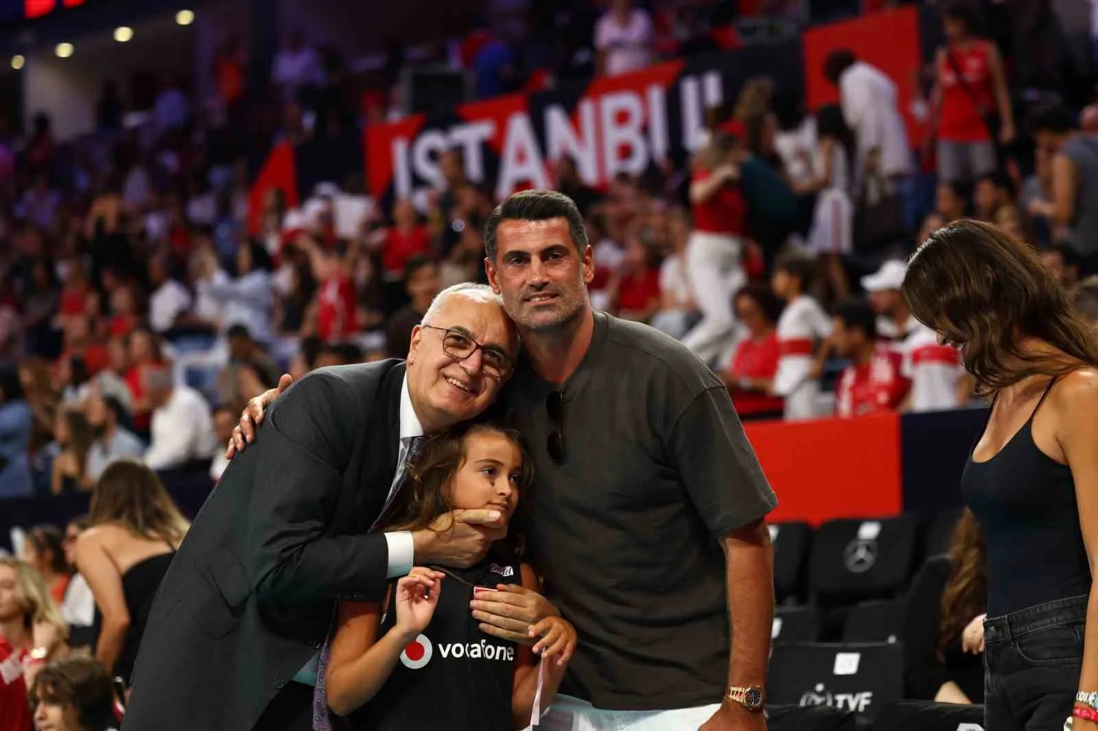 A MİLLİ KADIN VOLEYBOL TAKIMI, 2026 CEV TRENDYOL AVRUPA VOLEYBOL ŞAMPİYONASI SON 16 TURUNDA AZERBAYCAN'I 3-0 MAĞLUP EDEREK ÇEYREK FİNALE YÜKSELDİ.