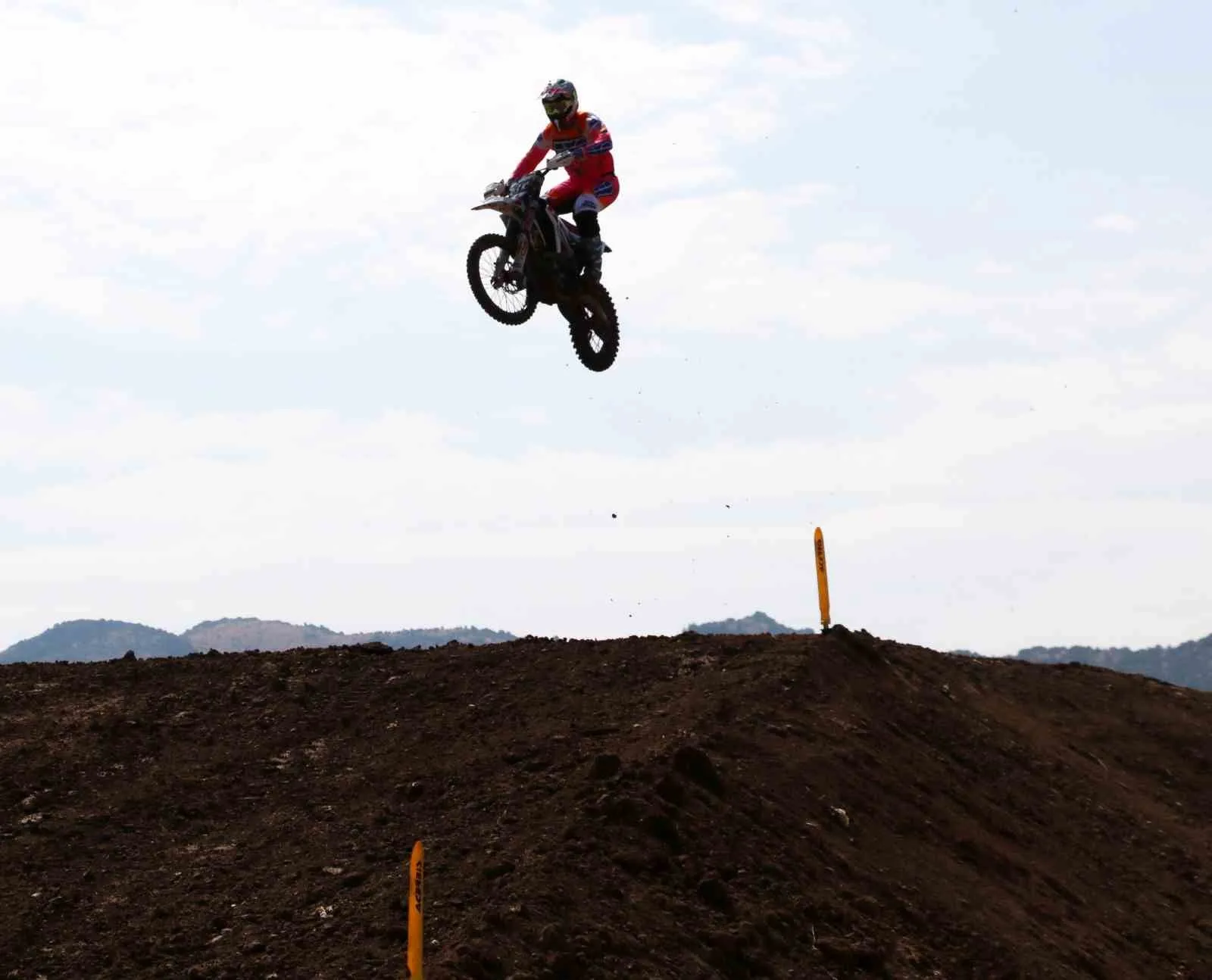 DÜNYANIN EN ÖNEMLİ MOTOKROS ORGANİZASYONLARINDAN MXGP TÜRKİYE, AFYONKARAHİSAR’DA START ALDI.