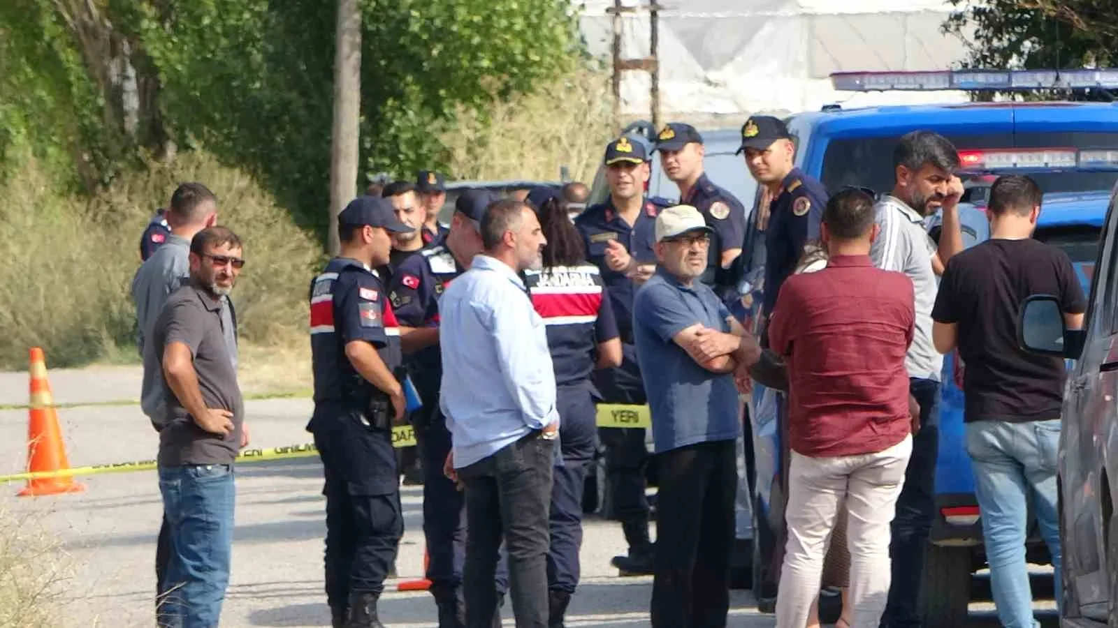 ÇORUM'DA AMCA İLE YEĞENİ ARASINDA ÇIKAN TARTIŞMAYI AYIRMAK İÇİN ARAYA GİREN 24 YAŞINDAKİ GENÇ TÜFEKLE VURULARAK HAYATINI KAYBETTİ.
