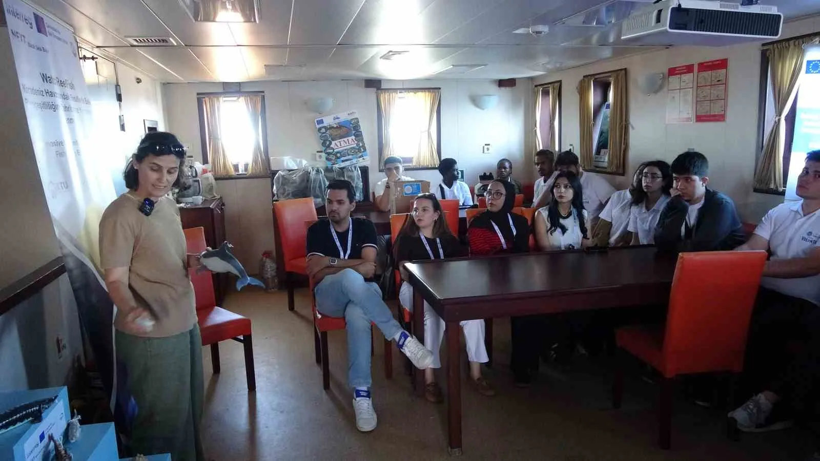 KARADENİZ TEKNİK ÜNİVERSİTESİ (KTÜ) BÜNYESİNDE FAALİYET GÖSTEREN DENAR-1 ARAŞTIRMA GEMİSİ, COP31 İKLİM ZİRVESİ HAZIRLIKLARI KAPSAMINDA TRABZON’A GELEN 20 ÜLKEDEN ÖĞRENCİLERİ DENİZLE BULUŞTURDU.