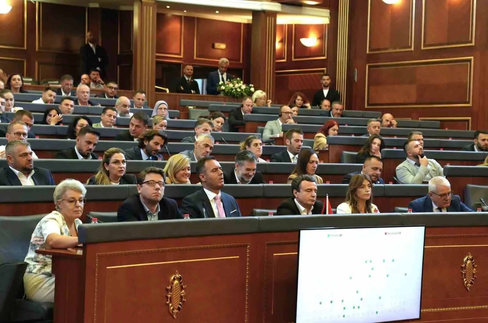 KOSOVA’DA YENİ HÜKÜMETİN MECLİSTE GÜVENOYU ALMASIYLA BİRLİKTE KENDİN KARAR AL HAREKETİ (VETEVENDOSJE) LİDERİ ALBİN KURTİ, DÖRDÜNCÜ KEZ BAŞBAKAN OLDU.