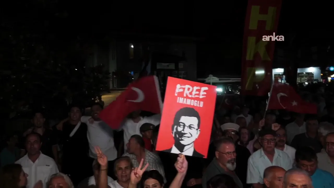 Sacit Terzi'nin AK Parti'ye geçişi Şile'de protesto edildi — fotoğraf 4