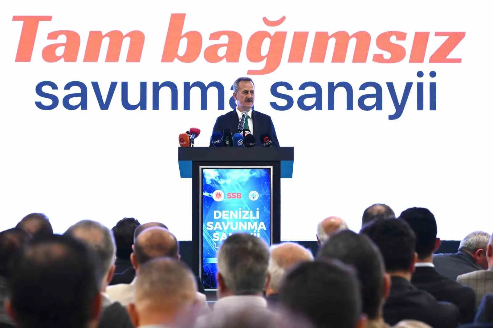 SAVUNMA SANAYİİ BAŞKANI PROF. DR. HALUK GÖRGÜN, KAAN’DA 750, SİPER’DE YAKLAŞIK 1000 FİRMANIN GÖREV YAPTIĞINI VE SAVUNMA SANAYİNDEKİ YERLİLİK ORANININ YÜZDE 83’E ULAŞTIĞINI BELİRTTİ.