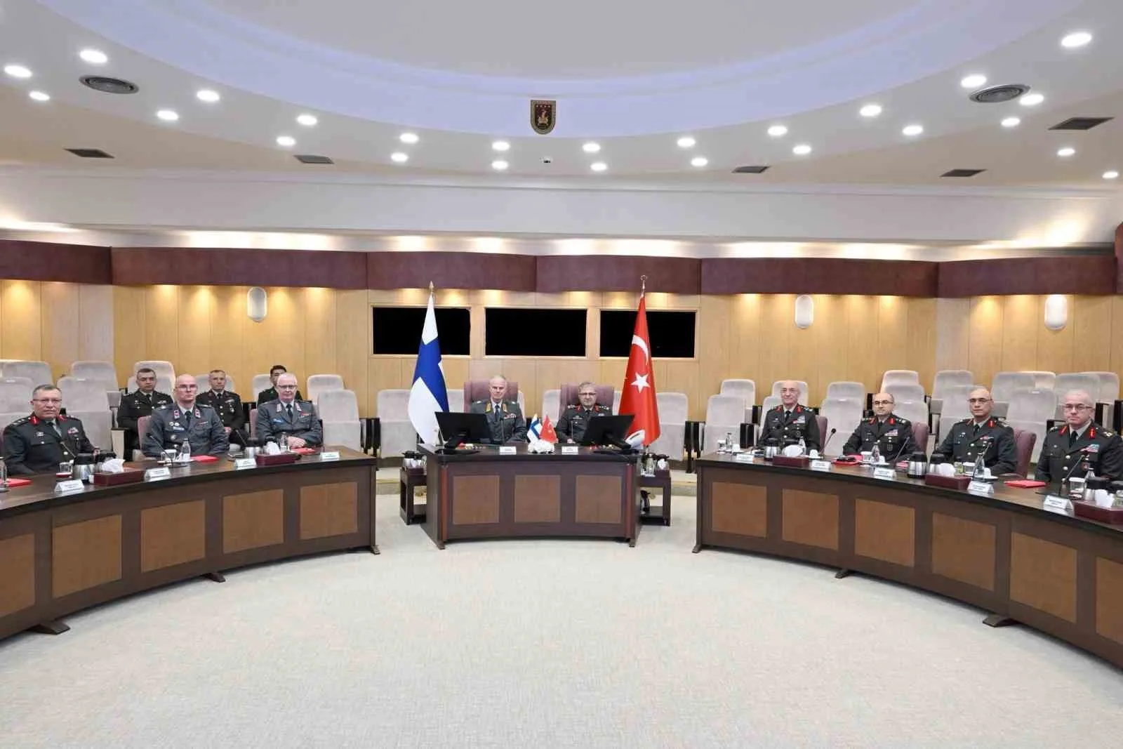 KARA KUVVETLERİ KOMUTANI METİN TOKEL, FİNLANDİYA KARA KUVVETLERİ KOMUTANI KORGENERAL PASİ VALİMAKİ İLE BİR ARAYA GELDİ.