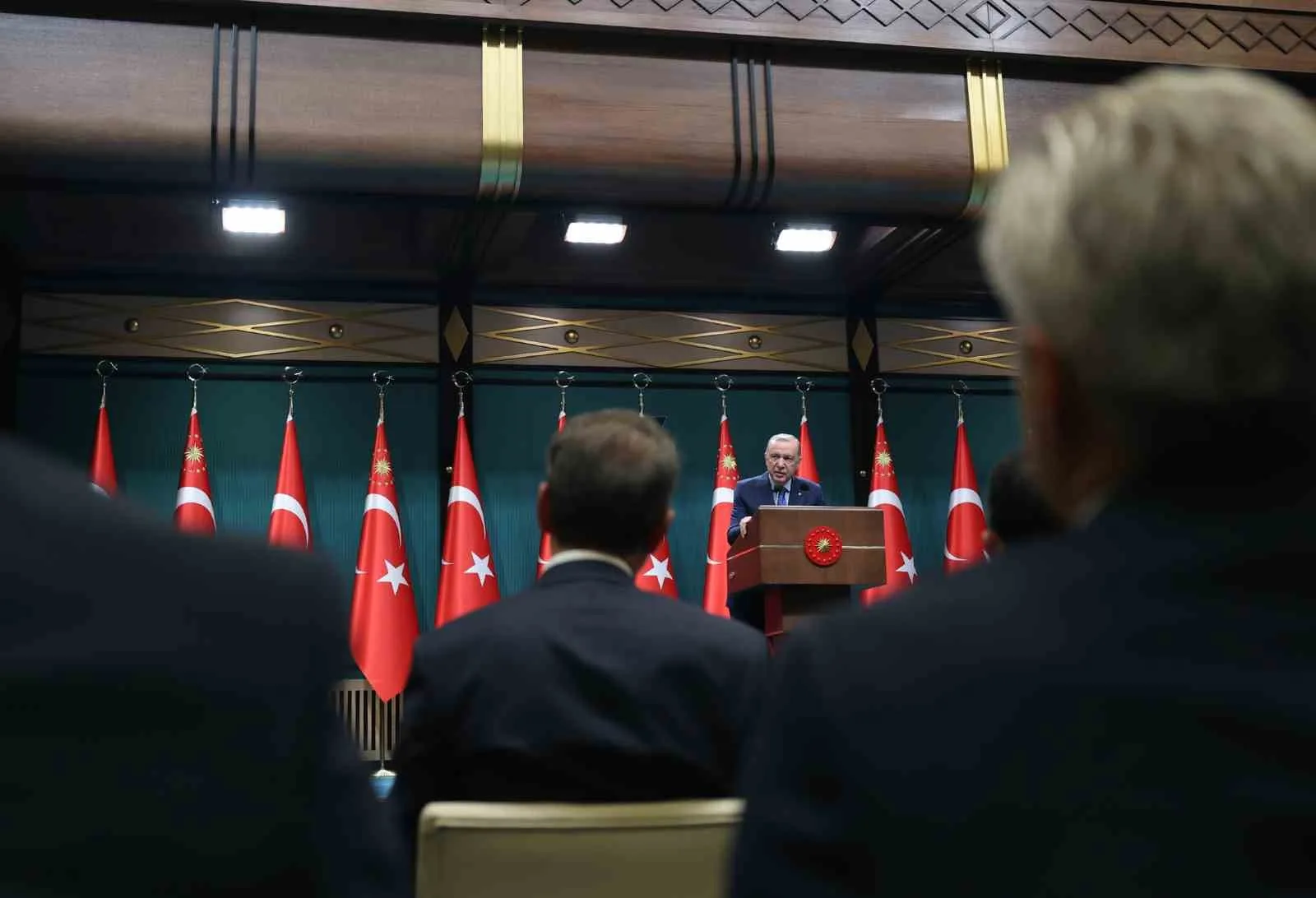 CUMHURBAŞKANI ERDOĞAN, CUMHURBAŞKANLIĞI KÜLLİYESİNDE GERÇEKLEŞTİRİLEN KABİNE TOPLANTISI SONRASINDA AÇIKLAMALARDA BULUNDU.