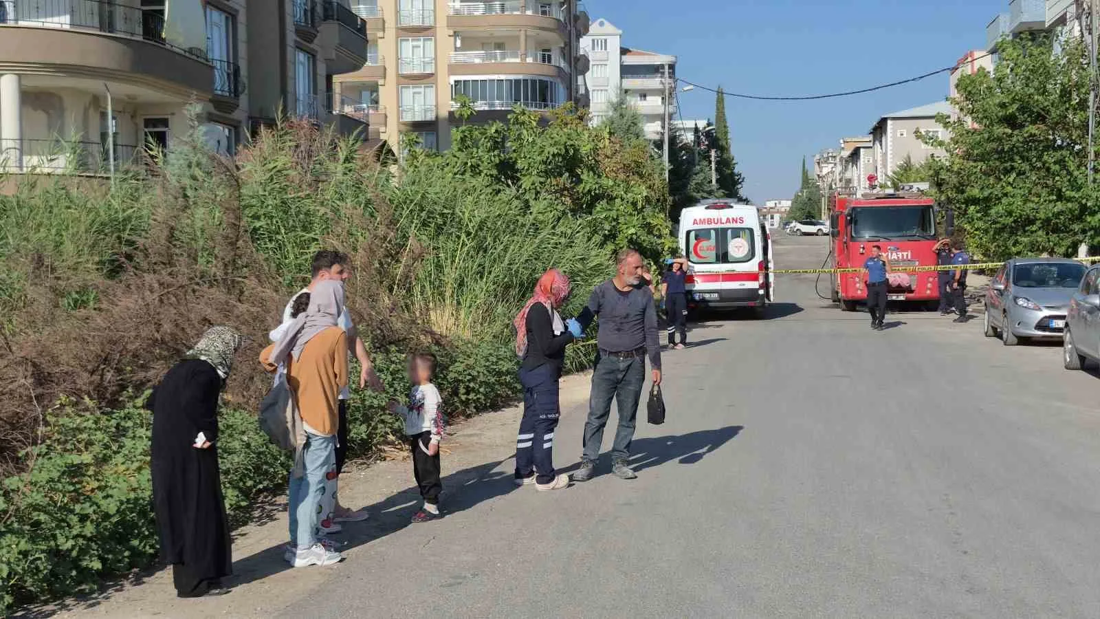 ADIYAMAN’DA BİR EVDE DOĞAL GAZ SIZINTISI NEDENİYLE ÇIKTIĞI DEĞERLENDİRİLEN YANGINDA 3 KİŞİ DUMANDAN ETKİLENDİ.