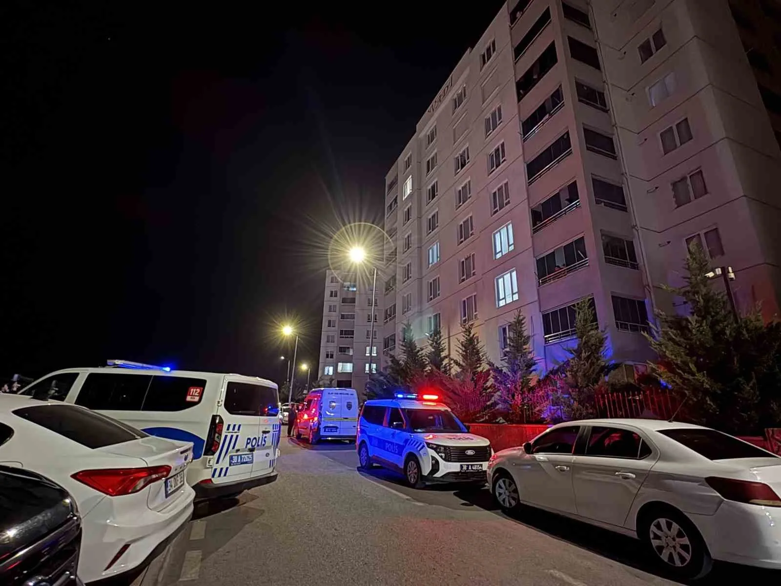 KAYSERİ’NİN MELİKGAZİ İLÇESİNDE TABANCAYLA KAFASINA ATEŞ EDEN ŞAHIS HAYATINI KAYBETTİ.