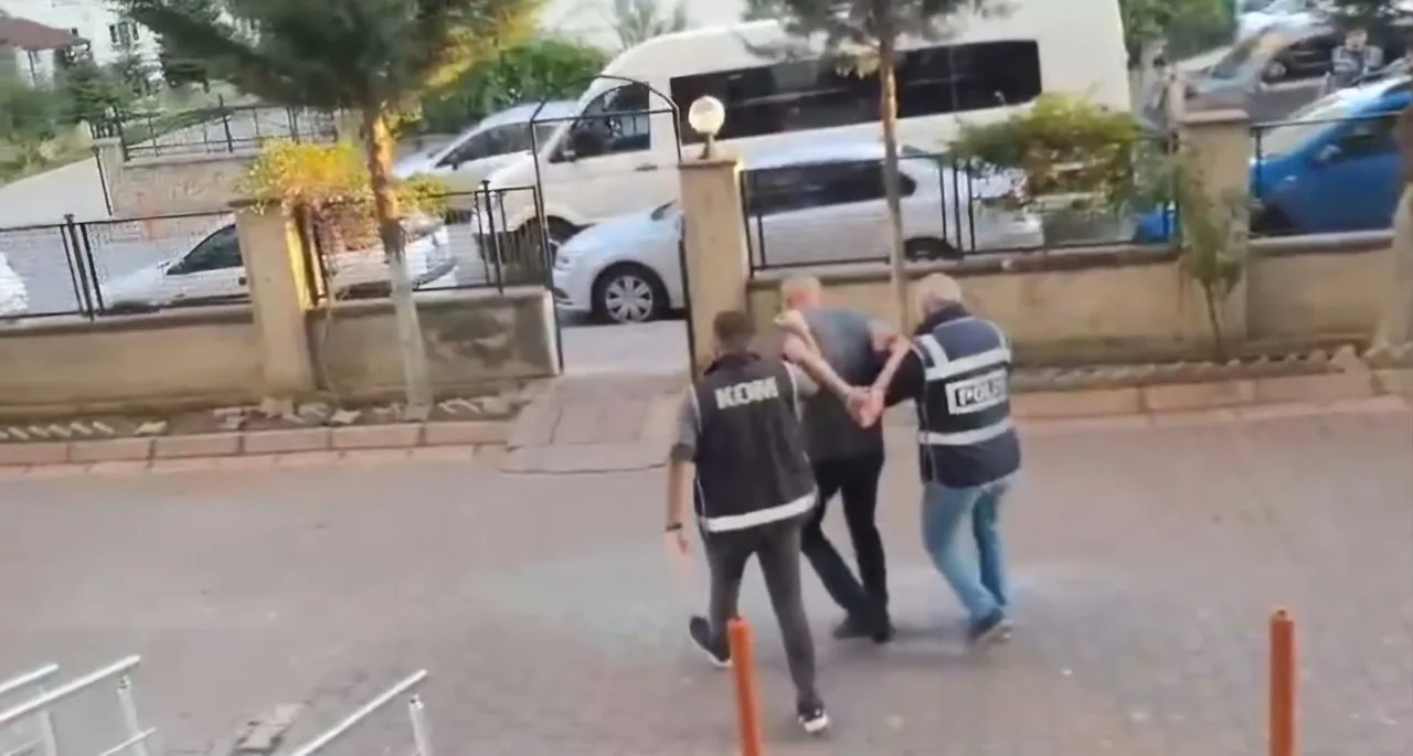 KAYSERİ'DE, 'ŞİRİNLER' OLARAK BİLİNEN YENİ NESİL SUÇ ÖRGÜTÜNE YÖNELİK DÜZENLENEN OPERASYONDA 32 ŞÜPHELİ GÖZALTINA ALINIRKEN, ÖRGÜTÜN 11 FARKLI SUÇTAN 68 MAĞDURA YÖNELİK 89 EYLEM GERÇEKLEŞTİRDİĞİ TESPİT EDİLDİ.