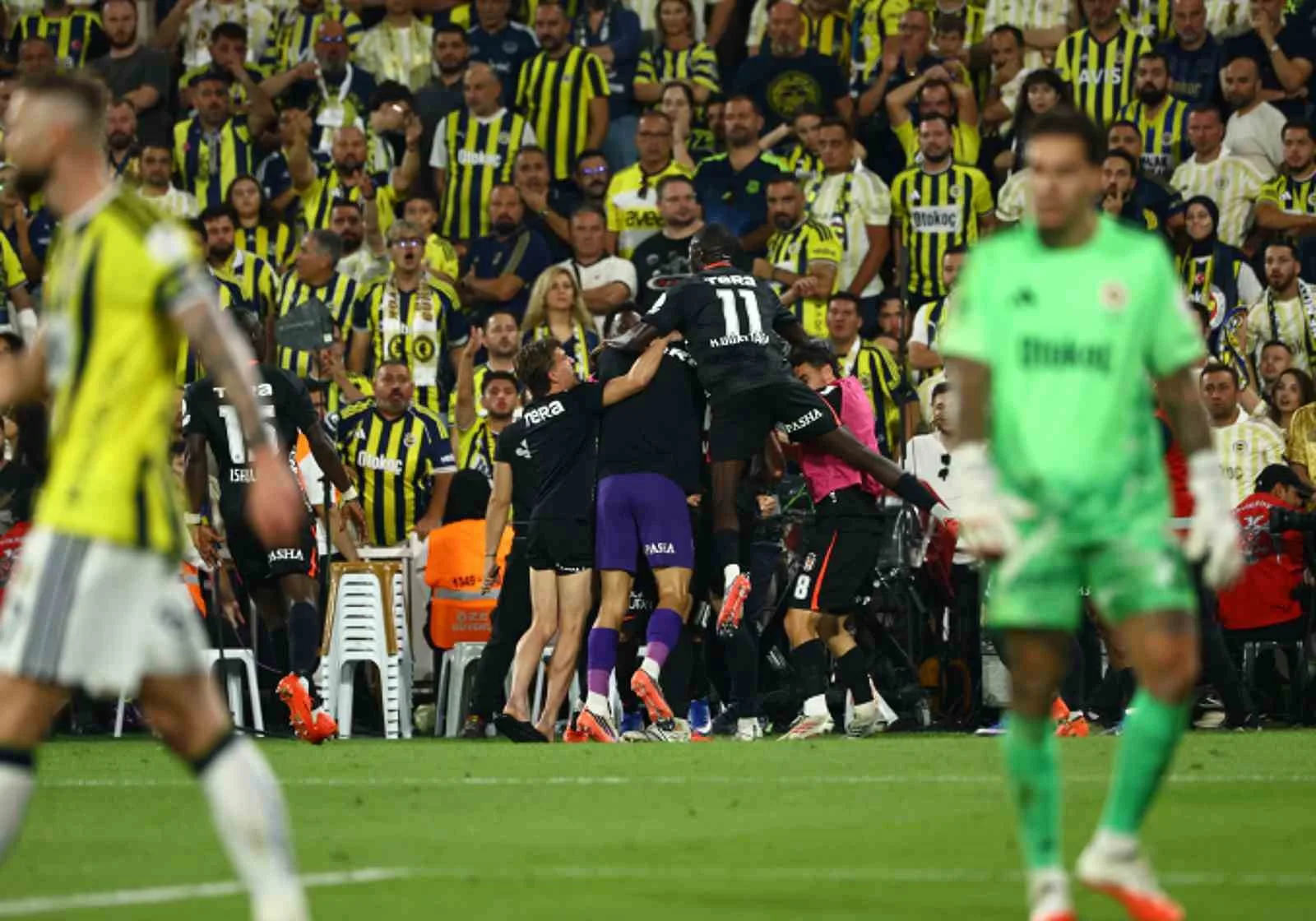 TRENDYOL SÜPER LİG'İN 4. HAFTASINDA BEŞİKTAŞ, DEPLASMANDA KARŞILAŞTIĞI FENERBAHÇE'Yİ 2-1 MAĞLUP ETTİ.