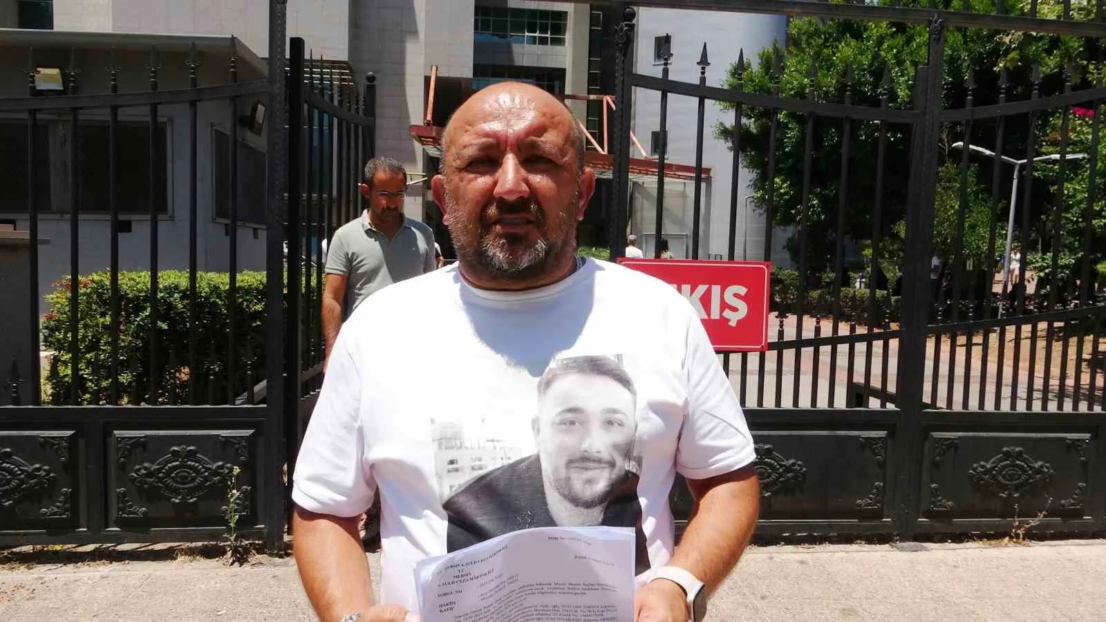 BABA HASAN GÜL, OĞLUNUN ÖLÜMÜNDEN DOKTORU VE HASTANEYİ SORUMLU TUTARAK ŞİKAYETÇİ OLMUŞTU.