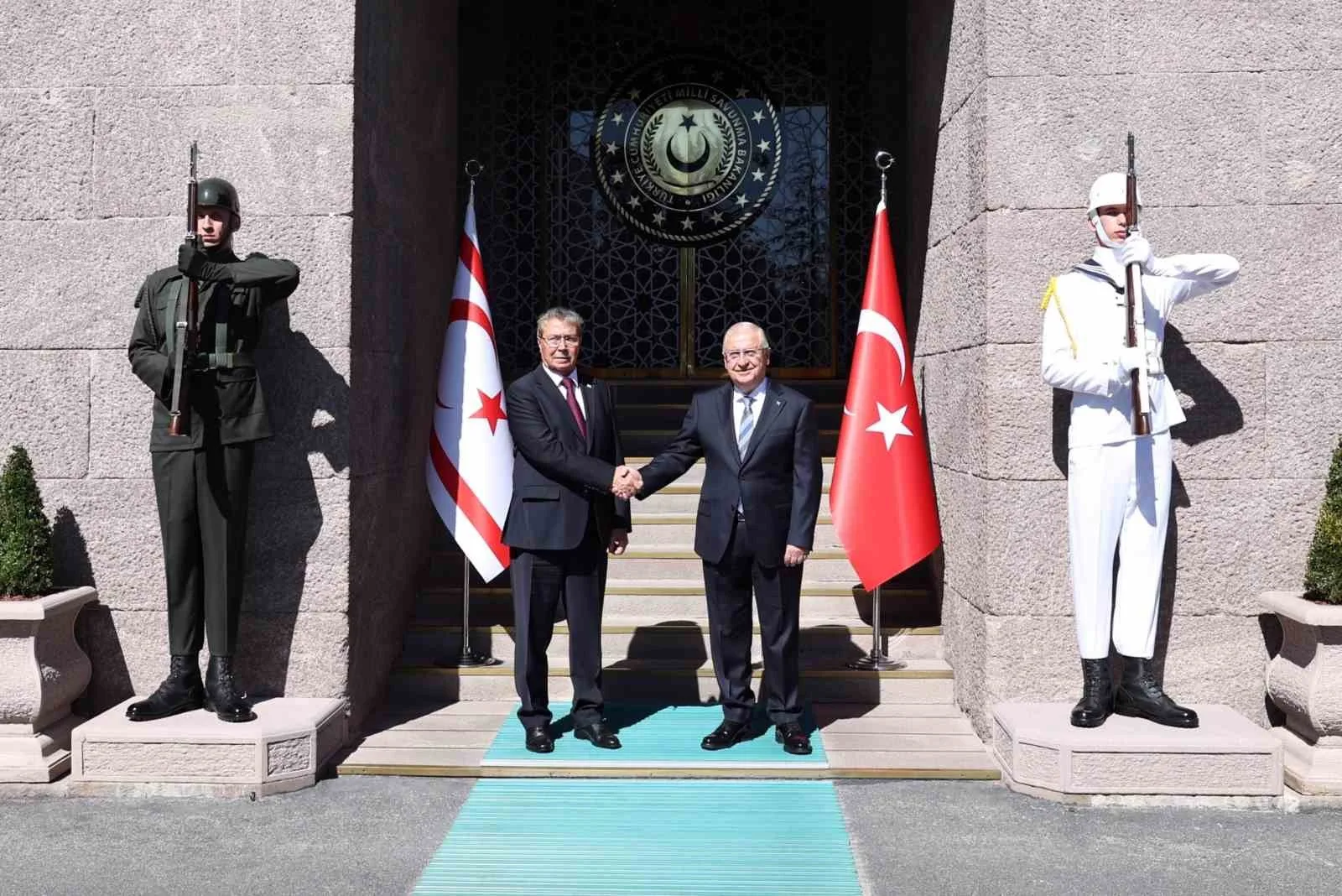 MİLLİ SAVUNMA BAKANI YAŞAR GÜLER, KUZEY KIBRIS TÜRK CUMHURİYETİ (KKTC) BAŞBAKANI ÜNAL ÜSTEL İLE GÖRÜŞTÜ.