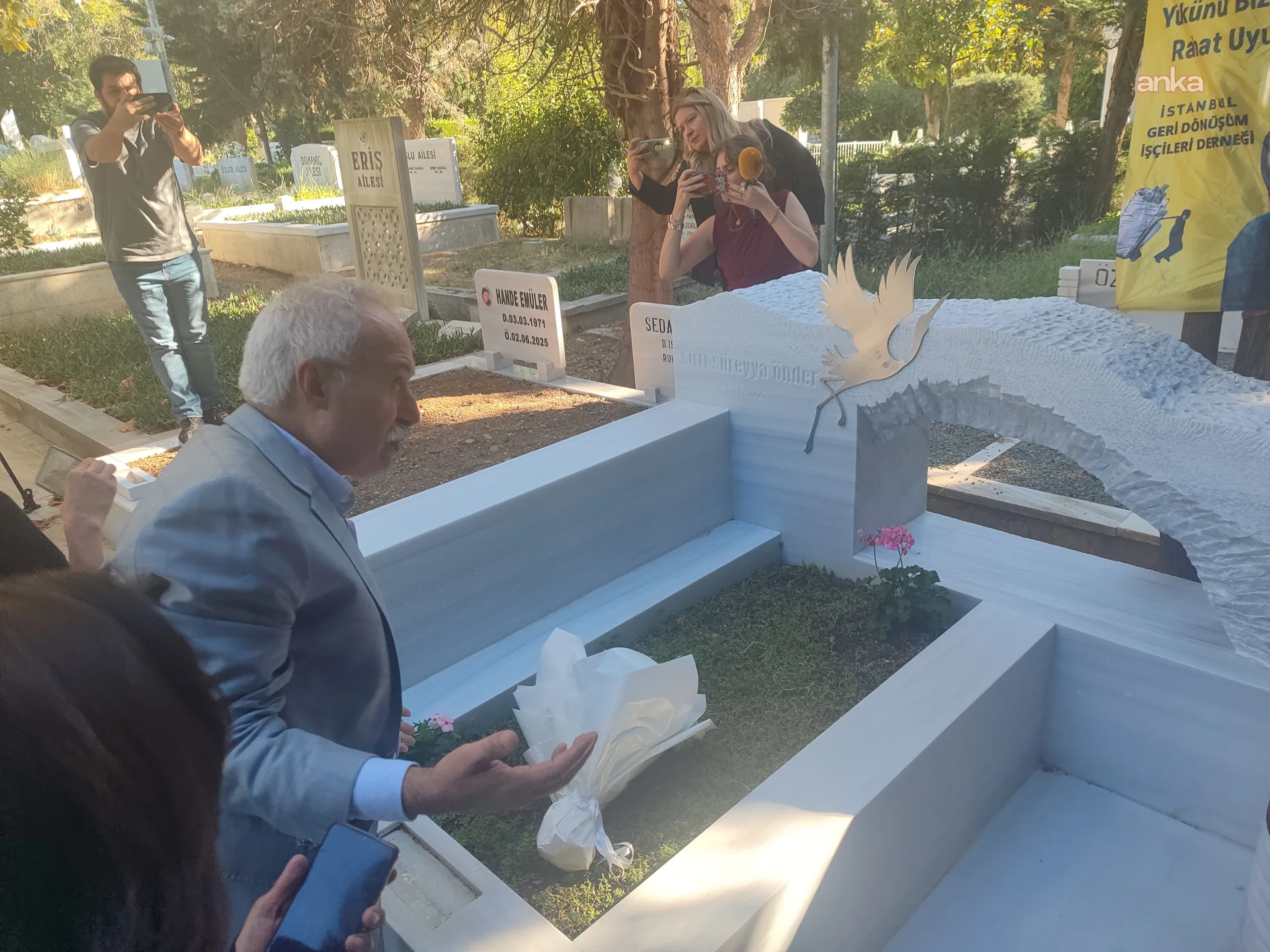 Tahliye edilen Mızraklı, Sırrı Süreyya Önder’in mezarını ziyaret etti: Selahattin Demirtaş’ın selamlarını getirdim — fotoğraf 3
