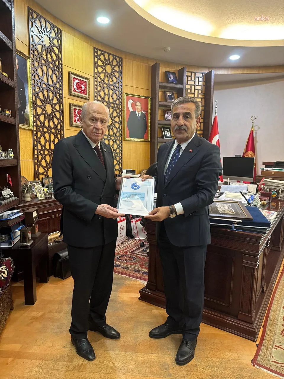 Bahçeli, Türkiye Kamu-Sen Genel Başkanı Kahveci'yi kabul etti — fotoğraf 2