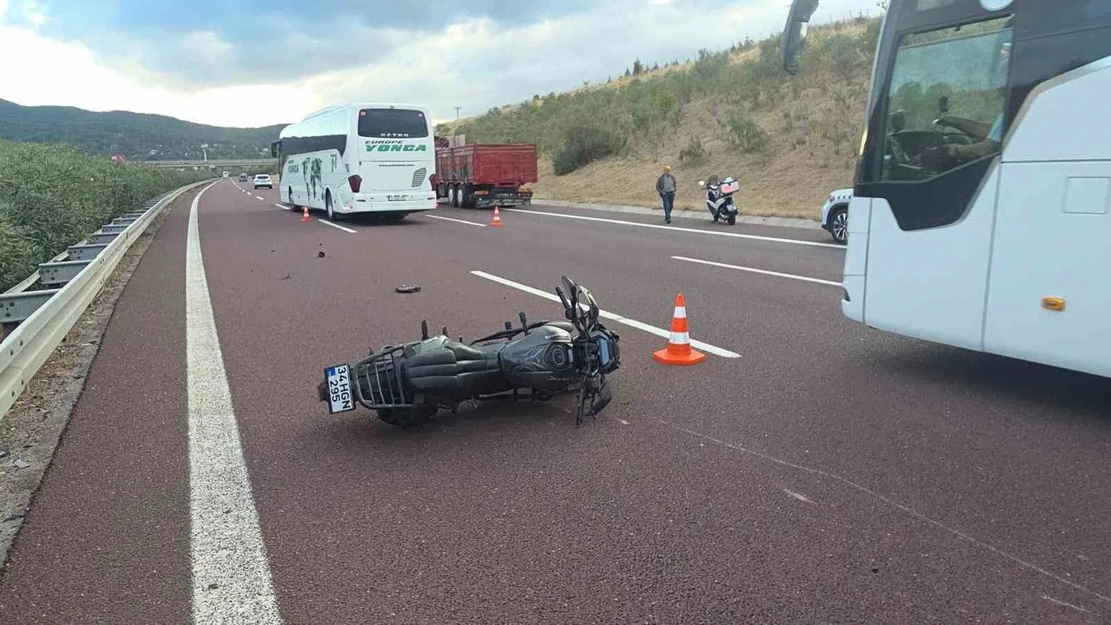 KAMYONA ARKADAN ÇARPAN MOTOSİKLET SÜRÜCÜSÜ HAYATINI KAYBETTİ