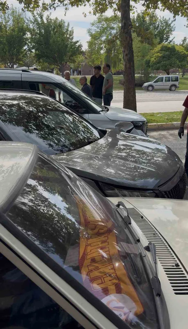 ELAZIĞ’DA MEYDANA GELEN ZİNCİRLEME TRAFİK KAZASINDA 8 KİŞİ YARALANDI.