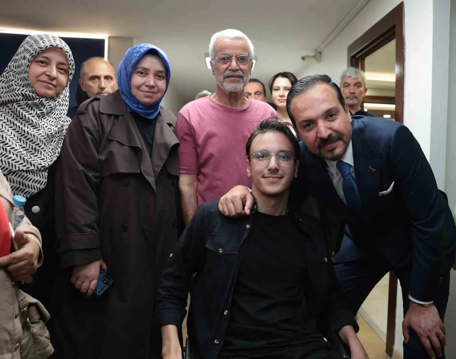 AK PARTİ GENEL BAŞKAN YARDIMCISI VE TÜRK DEVLETLERİ İLE İLİŞKİLER BAŞKANI KÜRŞAD ZORLU, "ANA MUHALEFET KENDİ İÇERİSİNDEN BAŞKA BİR MUHALEFET ÇIKARDI. BİR SİYASİ VAKUM İÇERİSİNDE OLDUKLARINI GÖRÜYORUM" DEDİ.