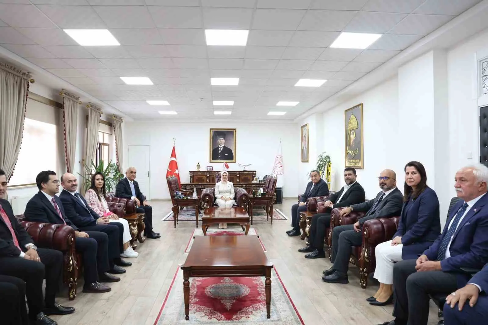 BAKAN GÖKTAŞ VALİLİĞİ ZİYARET ETTİ