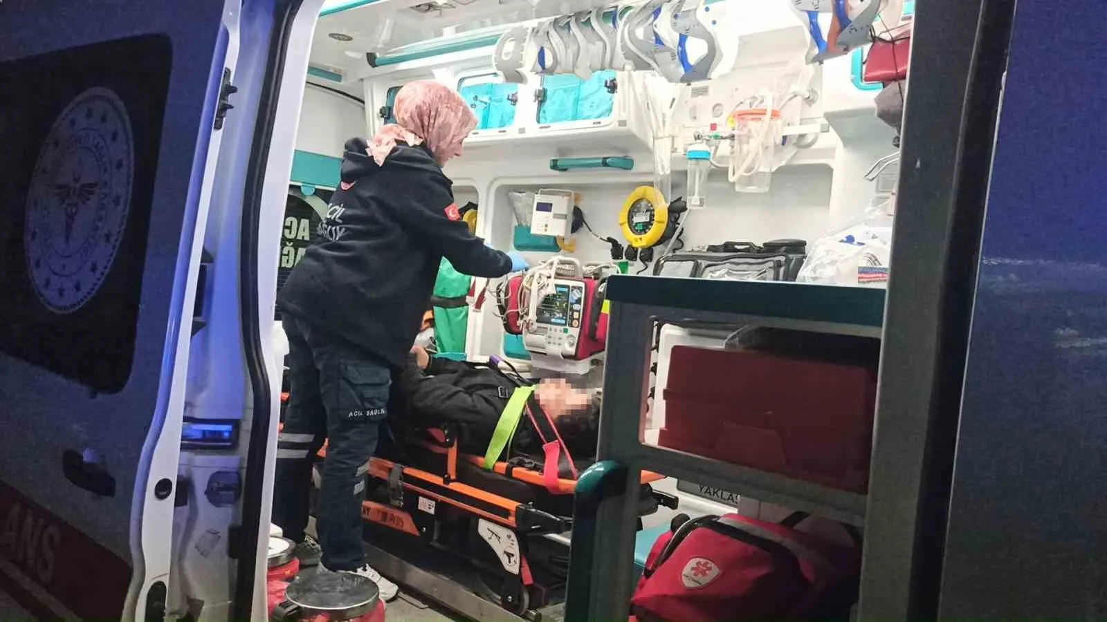KONYA’NIN SEYDİŞEHİR İLÇESİNDE OTOMOBİL İLE MOTOSİKLETİN ÇARPIŞMASI SONUCU MEYDANA GELEN TRAFİK KAZASINDA 3 KİŞİ YARALANDI.