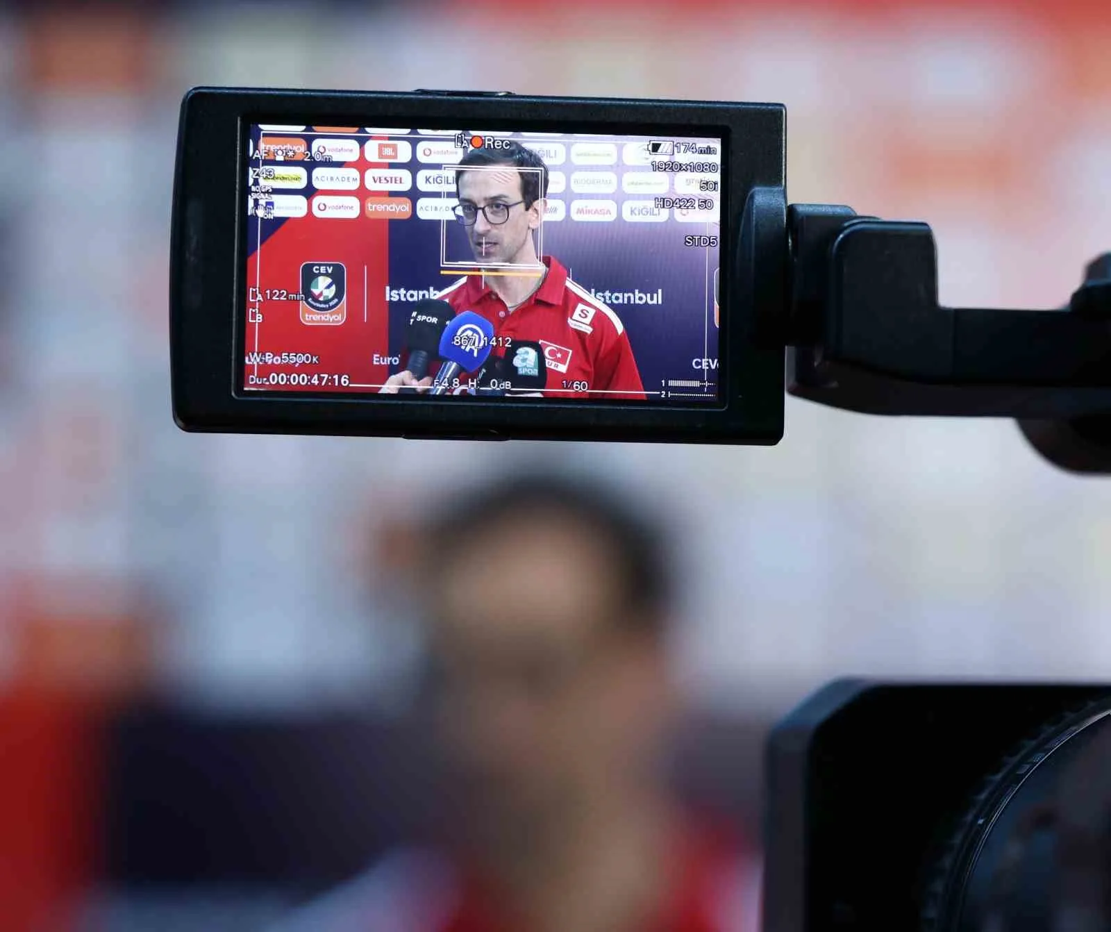A MİLLİ KADIN VOLEYBOL TAKIMI BAŞANTRENÖRÜ DANİELE SANTARELLİ, BASIN MENSUPLARINA AÇIKLAMALARDA BULUNDU