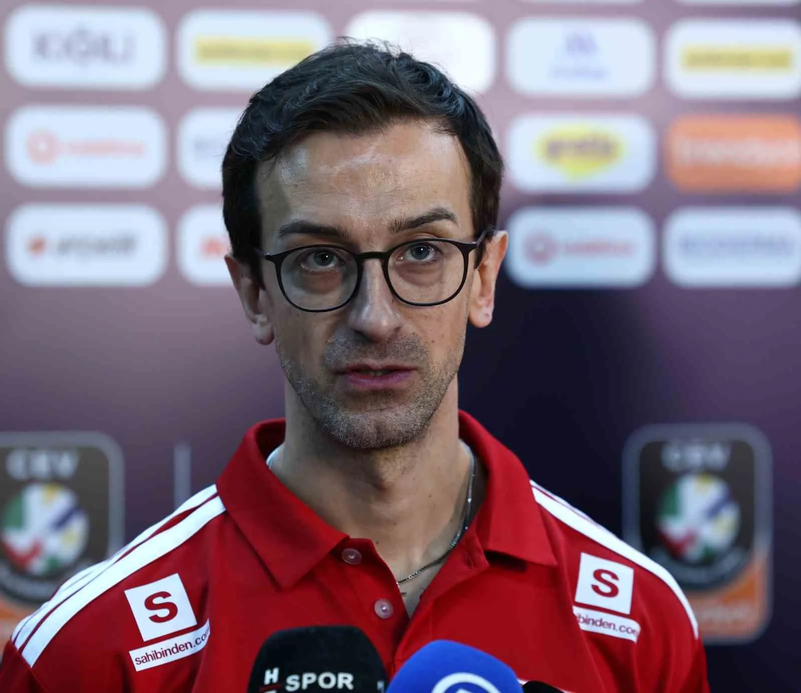 A MİLLİ KADIN VOLEYBOL TAKIMI BAŞANTRENÖRÜ DANİELE SANTARELLİ, BASIN MENSUPLARINA AÇIKLAMALARDA BULUNDU