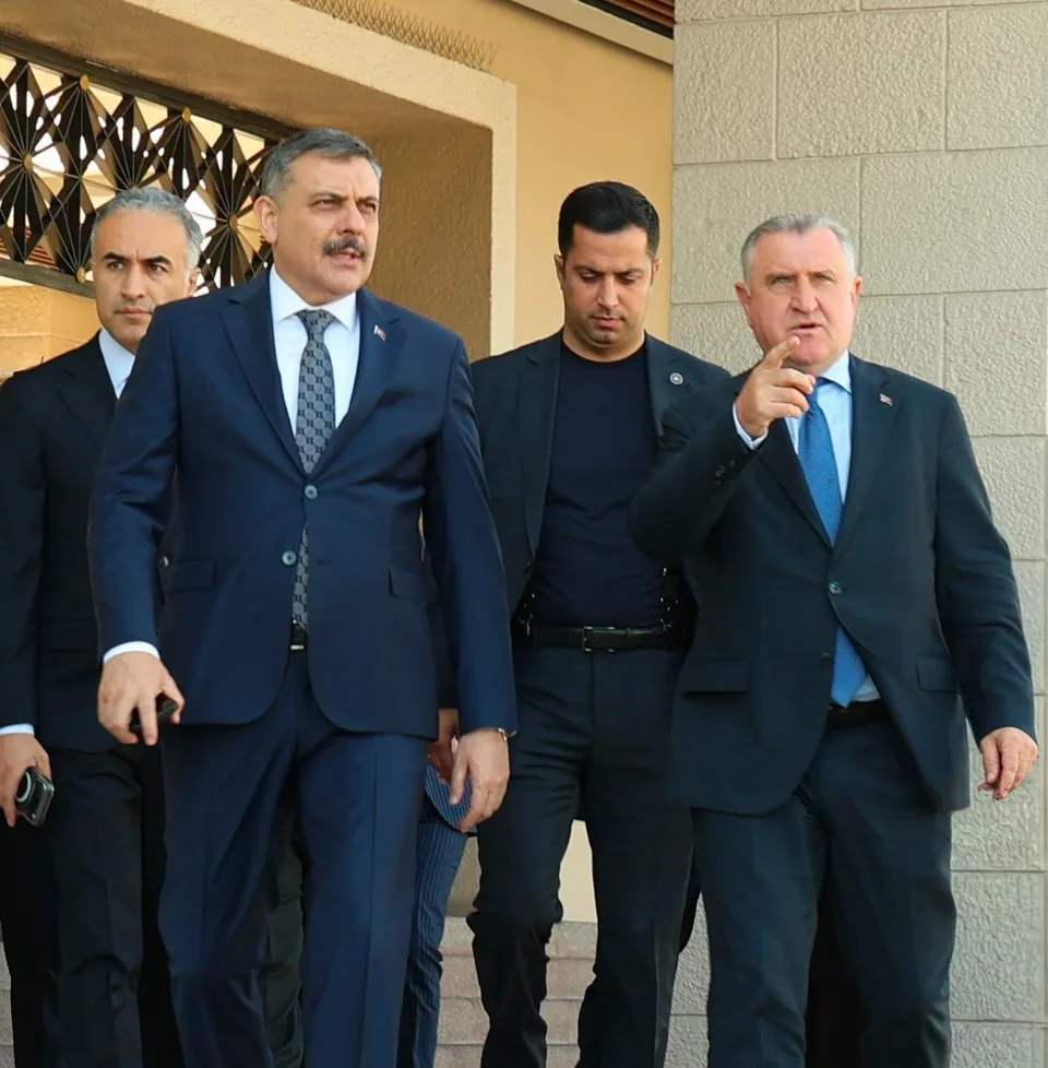 İÇİŞLERİ BAKANI MUSTAFA ÇİFTÇİ, ÜNİVERSİTELERİN VE ÖĞRENCİ YURTLARININ AÇILMASI ÖNCESİNDE ALINACAK GÜVENLİK TEDBİRLERİNE İLİŞKİN, "OKULLARIN VE ÜNİVERSİTELERİN AÇILIŞINI GÖZ ÖNÜNDE BULUNDURARAK ÖZEL DENETİMLERE BU KONULARI DA İLAVE EDEREK OKUL VE YURT ÇEVRELERİNDE DENETİMLERİMİZİ SIKLAŞTIRACAĞIZ" DEDİ.