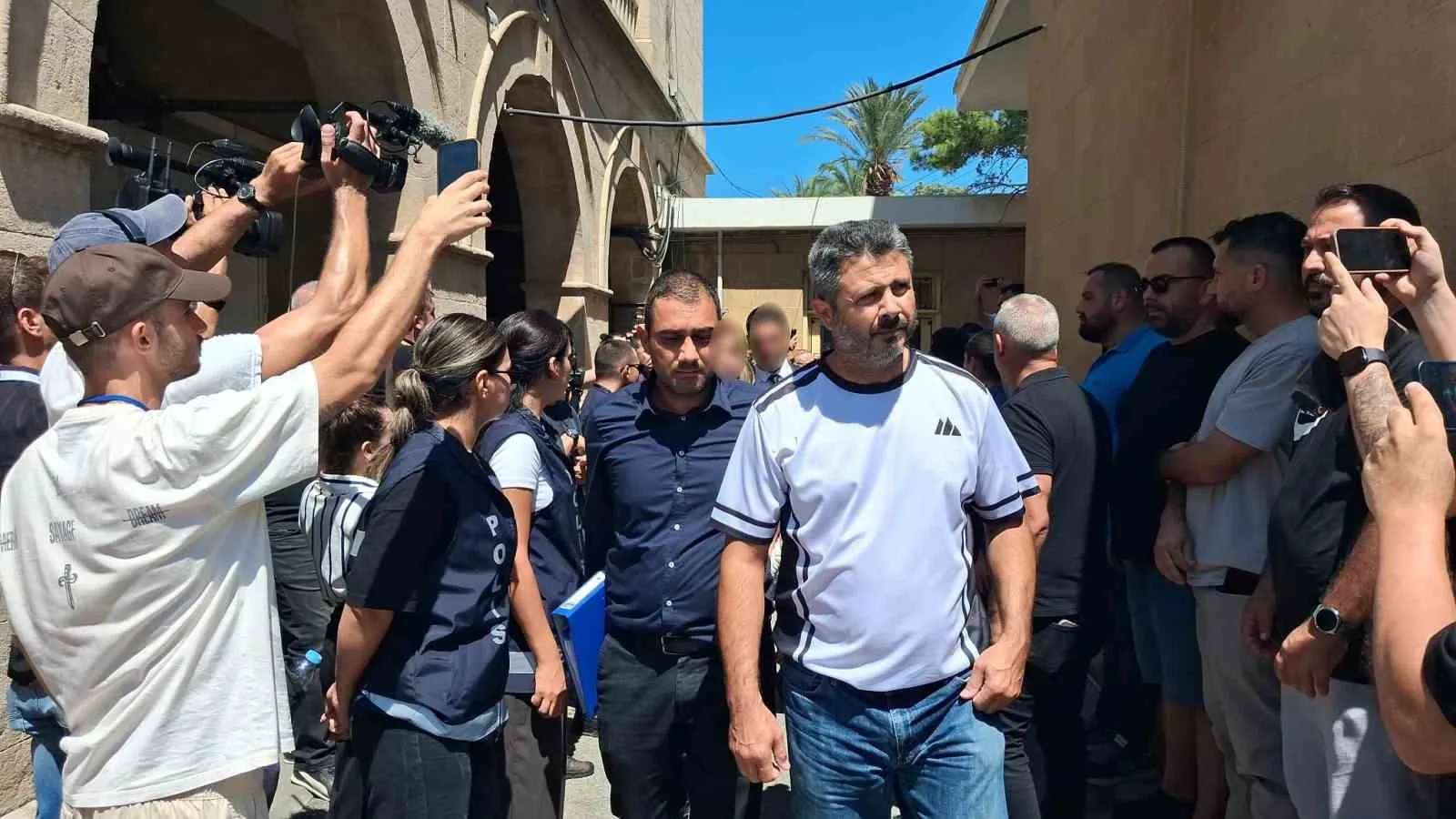 KUZEY KIBRIS TÜRK CUMHURİYETİ’NDE (KKTC) GİRNE AÇIKLARINDA DÜN YAŞANAN GEMİ FACİASINA İLİŞKİN SORUŞTURMA KAPSAMINDA MAHKEMEYE ÇIKARILAN 9 ŞÜPHELİ HAKKINDA 3 GÜN TUTUKLULUK KARARI VERİLDİ.