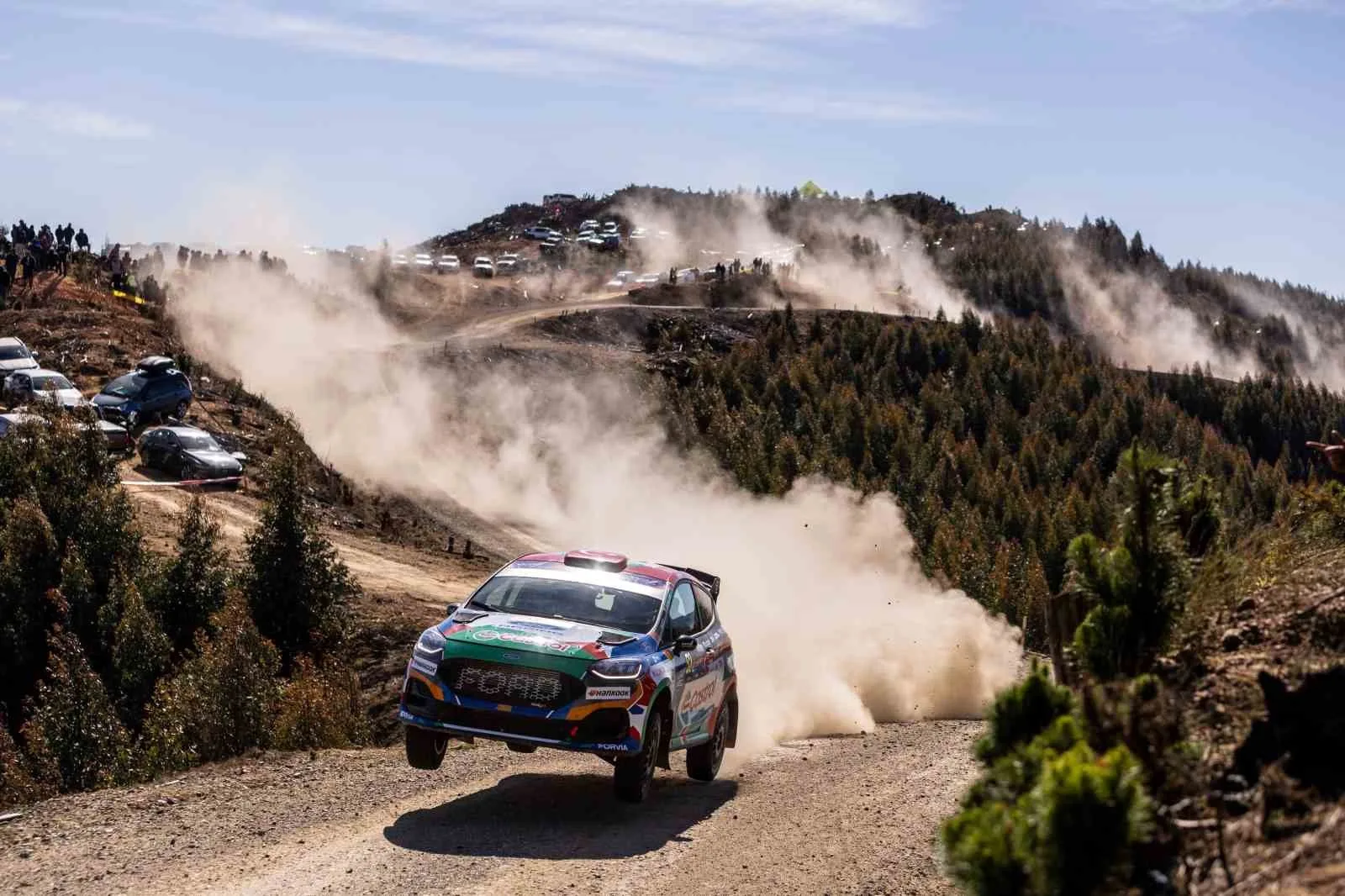CASTROL FORD TEAM TÜRKİYE, DÜNYA RALLİ ŞAMPİYONASI’NDA SEZON BOYUNCA SÜRDÜRDÜĞÜ MÜCADELEYLE TÜRKİYE’YE RALLİ BRANŞINDA DÜNYA ŞAMPİYONLUĞUNU KAZANDIRDI.